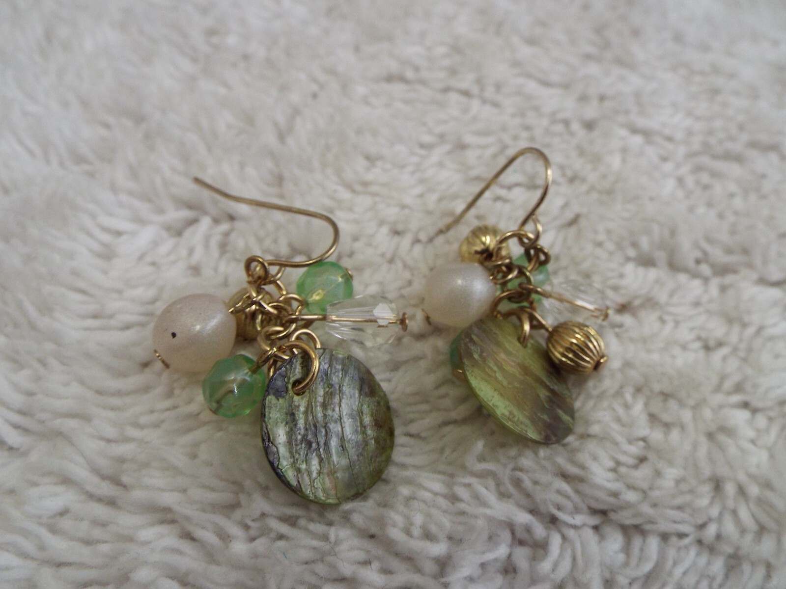 Goldtone Green White Beads and Shell Pierced Earrings (A53)
