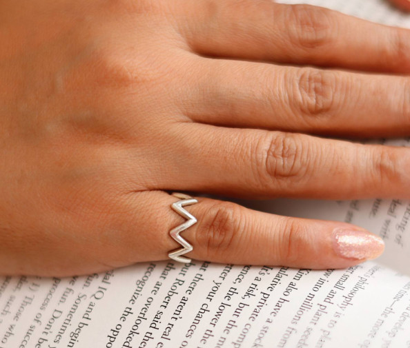 Simple Style Zig Zag Toe Ring For Wife In Solid Metal White Gold Plated Silver