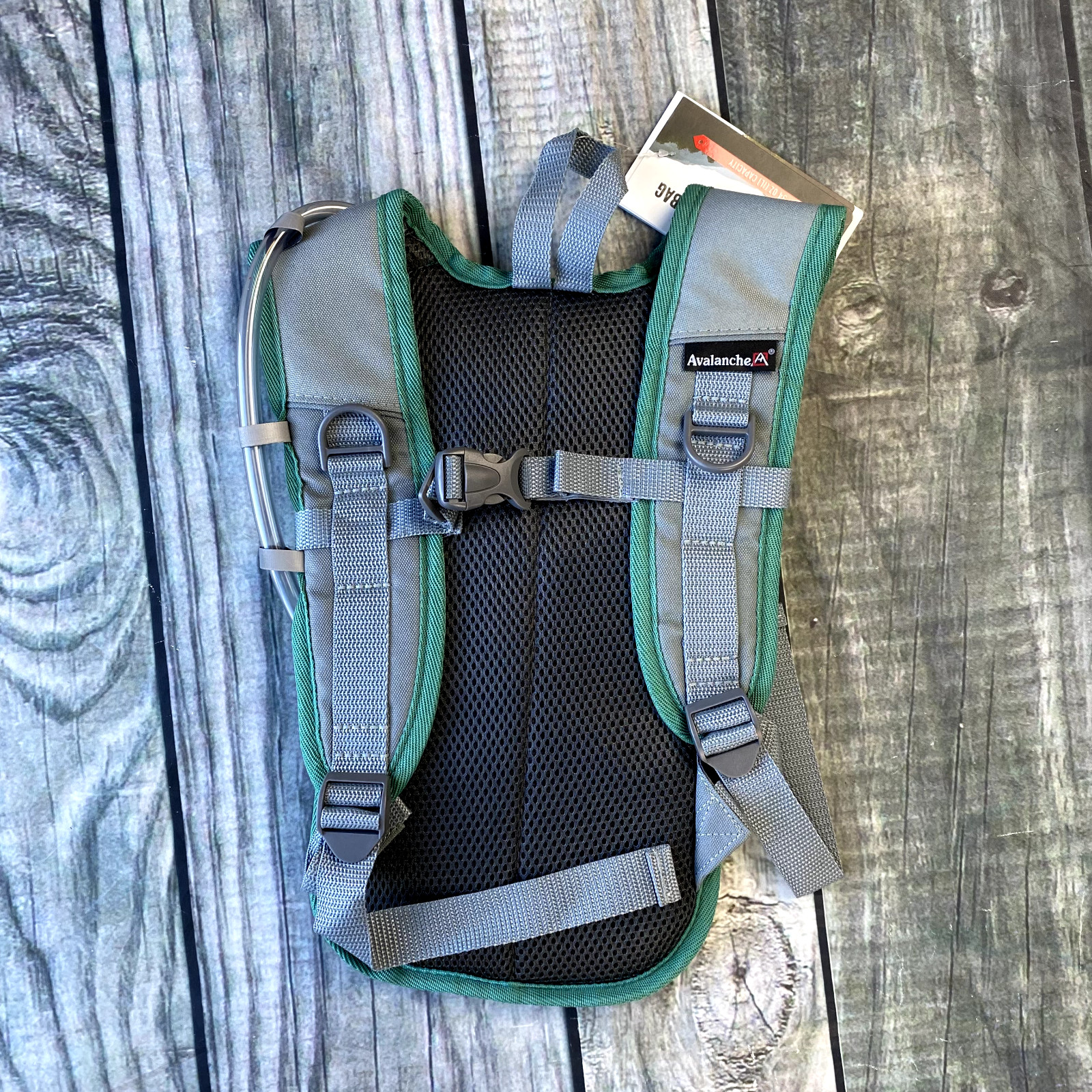 NWT Avalanche Explorer Hydration Backpack Bag Green 34oz Light Weight Hiking