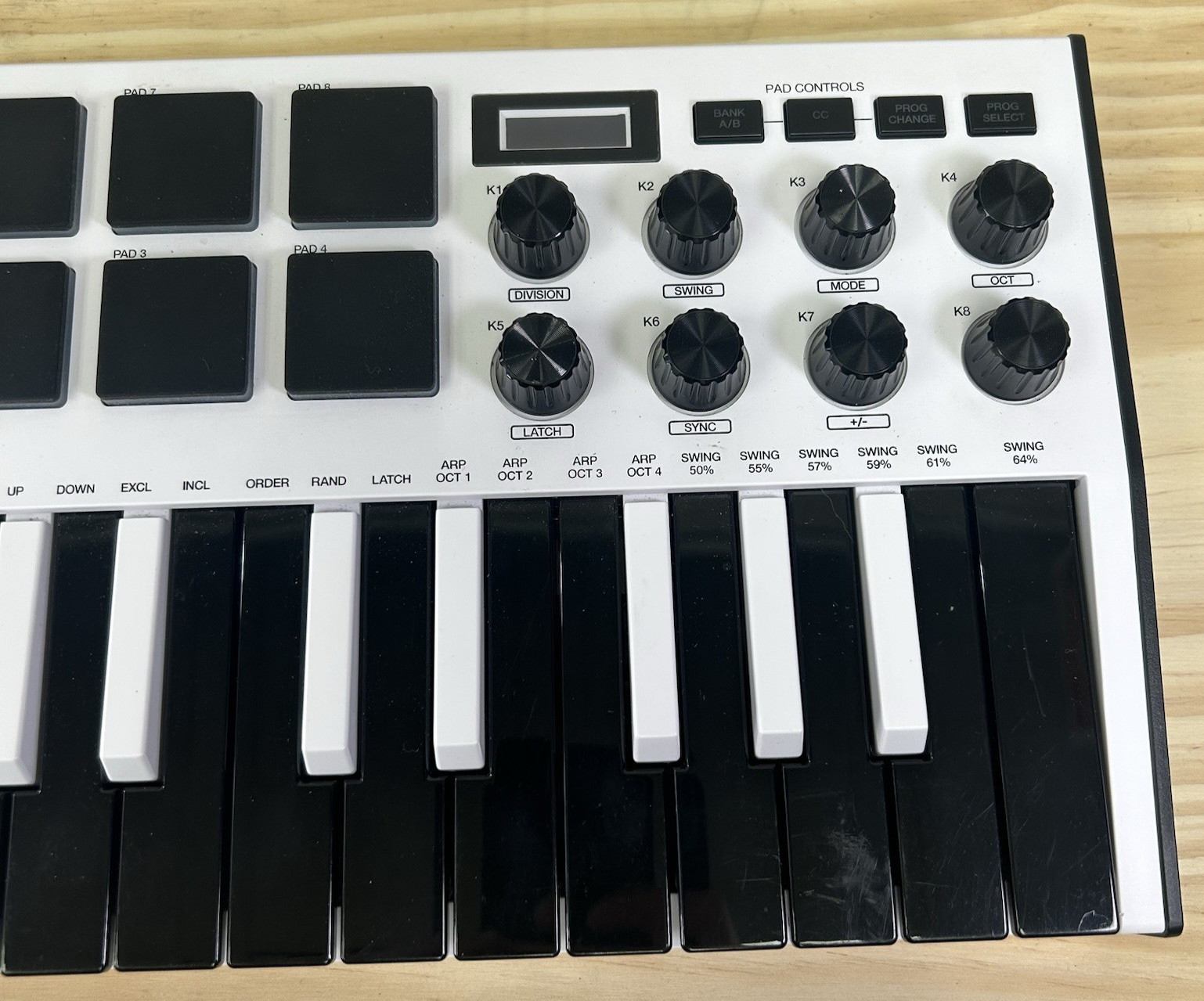 Akai MPK Mini Keyboard and Pad Controller (White) NO CABLES *USED*