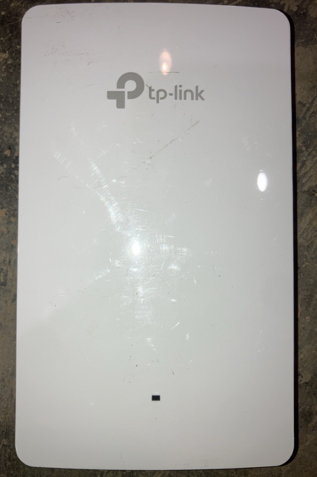 TP-LINK EAP235-WALL AC1200 Wireless Gigabit Wall Access Point (QTY AVAILABLE)