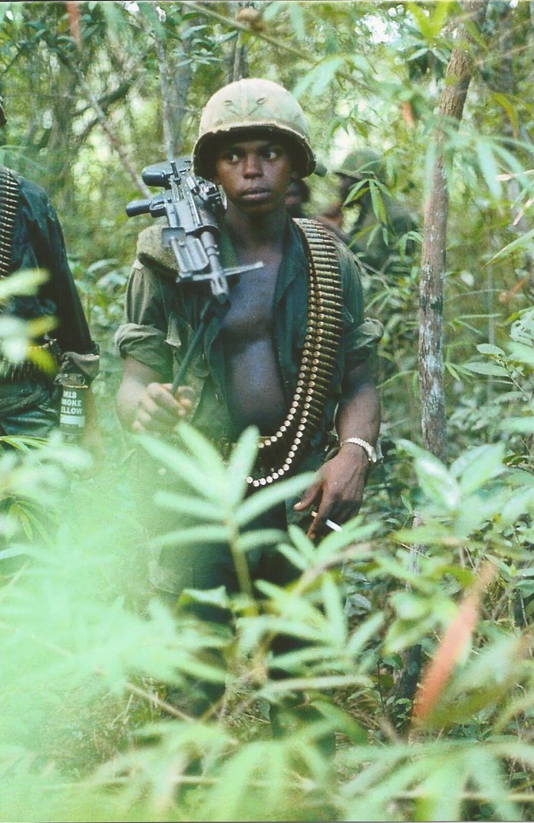 Vietnam  War  Photos --  US Soldier  - Machine Gun