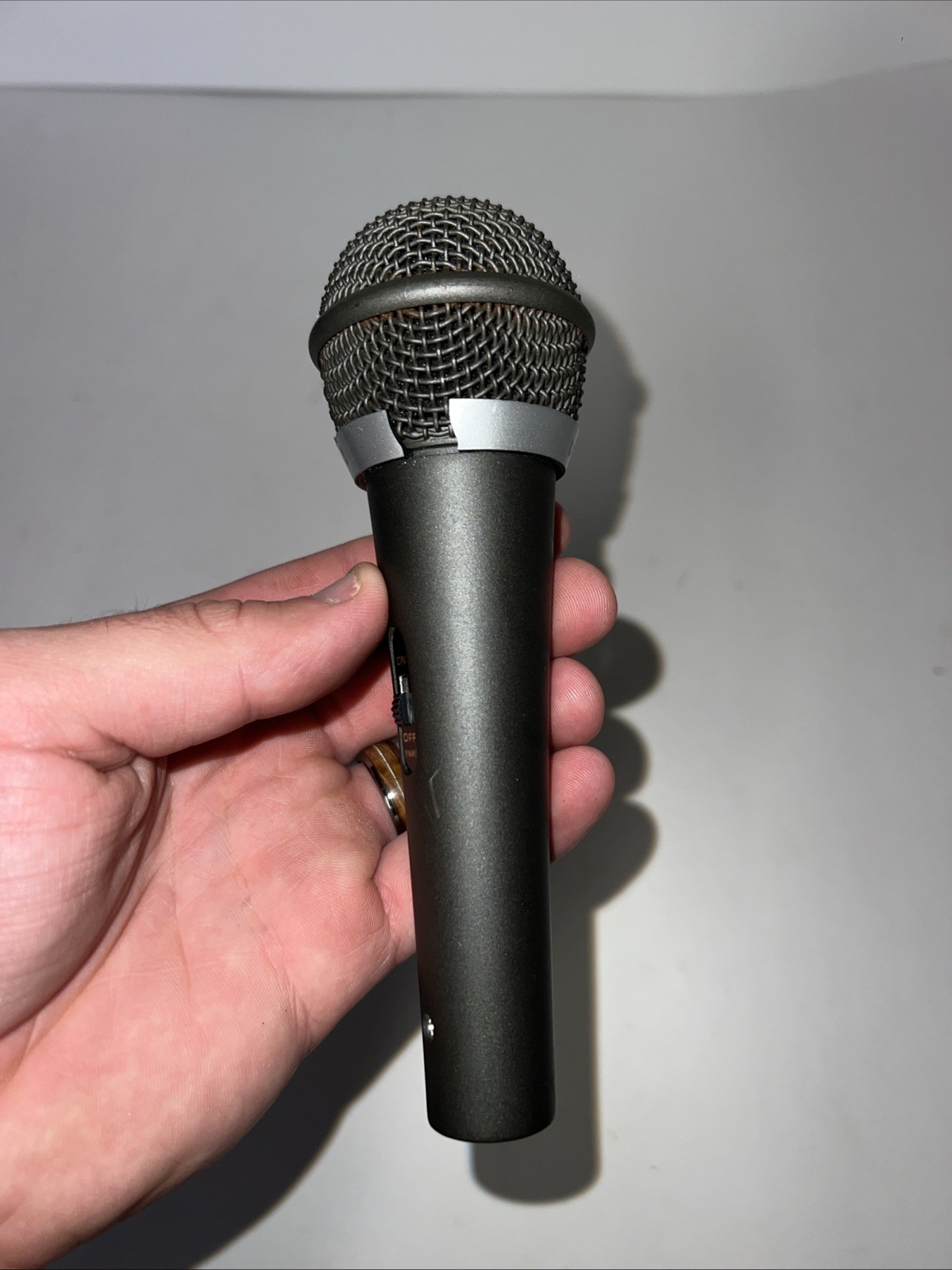 United UM-800 dynamic microphone Onn And Off Switch Tested
