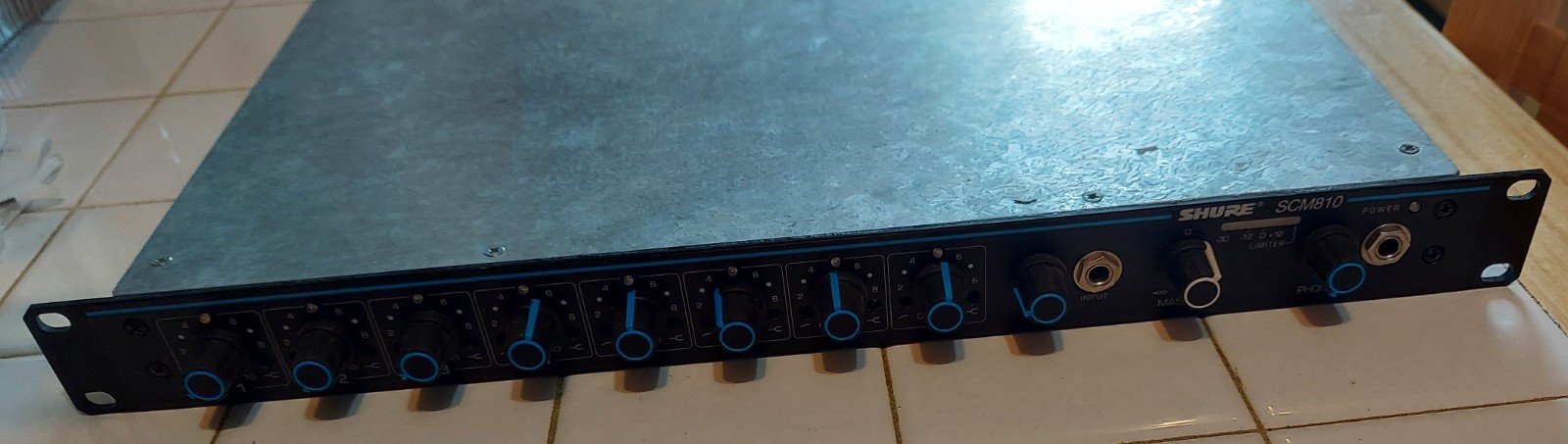 Shure SCM810 8 channel Automatic microphone mixer - READ DESCRIPTION