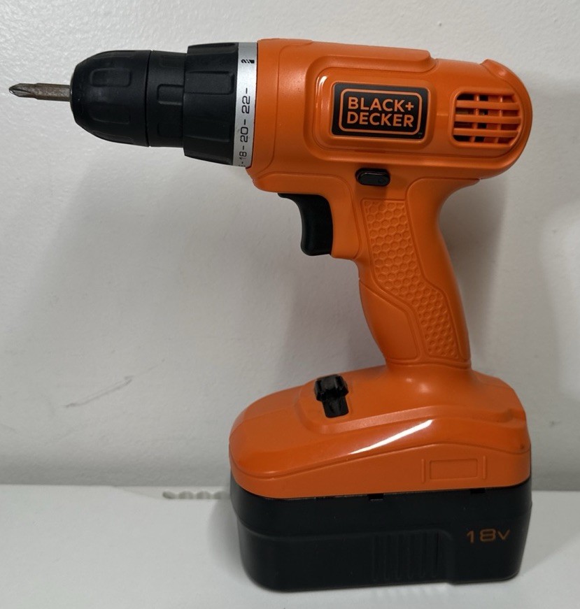 Black and Decker GC1800 18V Cordless Drill With Battery NO CHARGER