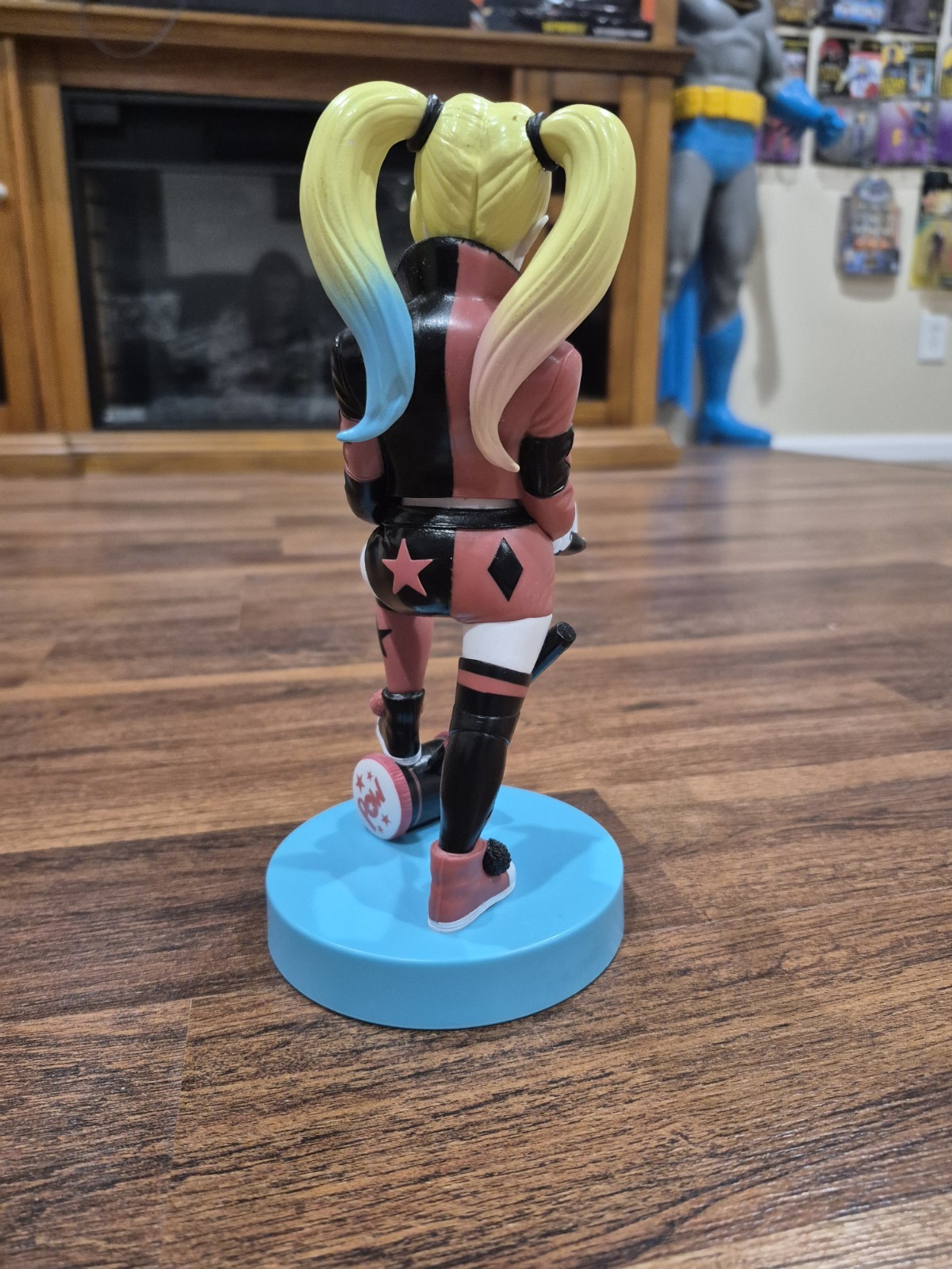Cable Guys Harley Quinn Statue Phone & Controller Holder DC
