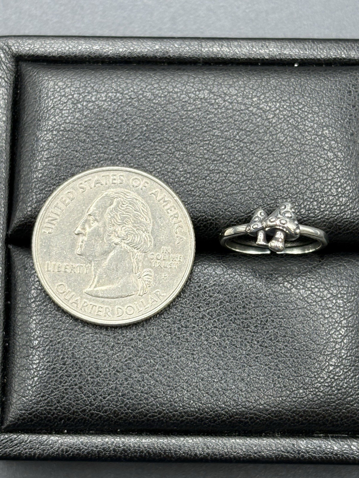 New Condition Sterling Silver Mushroom Toe Ring 925 B19