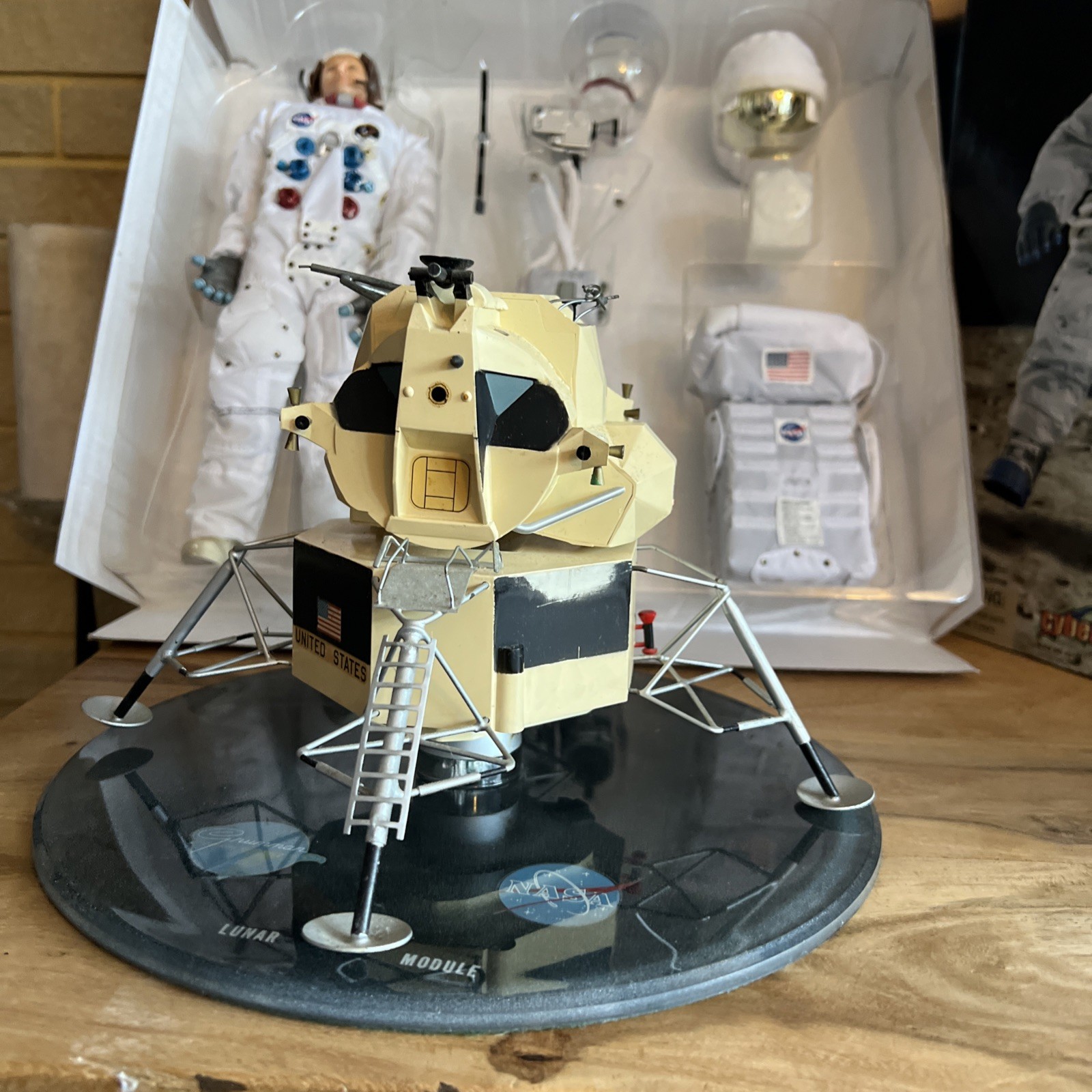 Apollo 11 Lunar Module Grumman Contractors Model Nasa Space memorabilia