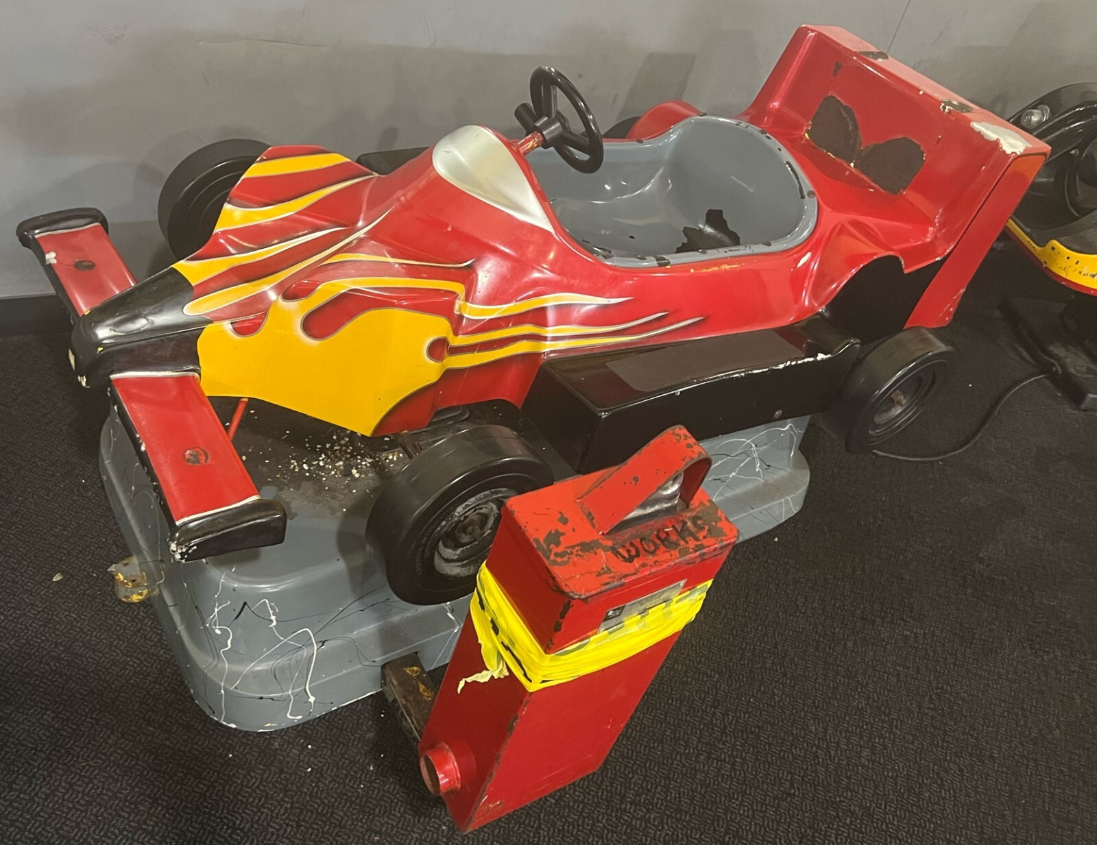 RACE CAR KIDDIE RIDE ARCADE MACHINE (Excellent Condition) *RARE*