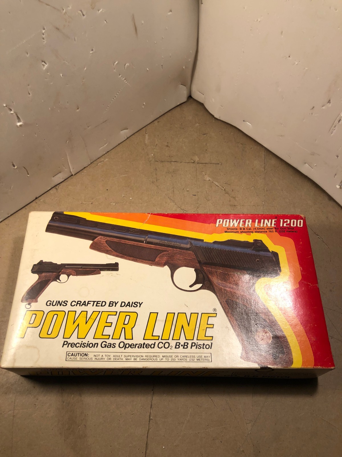 vintage Daisy  Powerline 1200  BB gun, Air operated Co2 Pistol w/orig box and ac