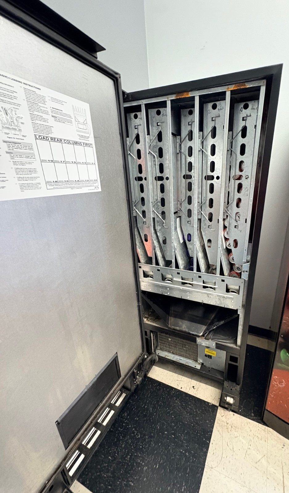Wittern / USI CB500 Drink Vending Machine – Excellent Condition