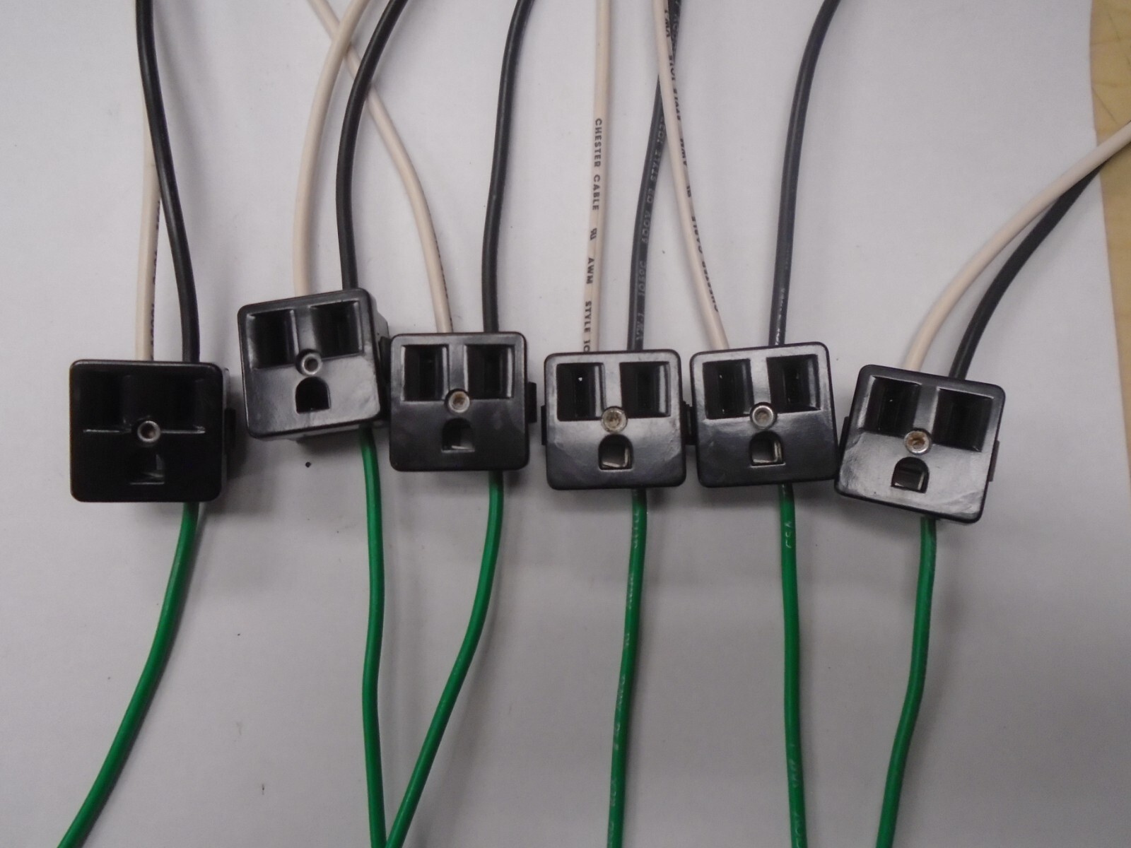 HH SMITH 1280-103 SNAP IN 120 VAC OUTLETS 6 PCS 3 PRONG WIRED #8017