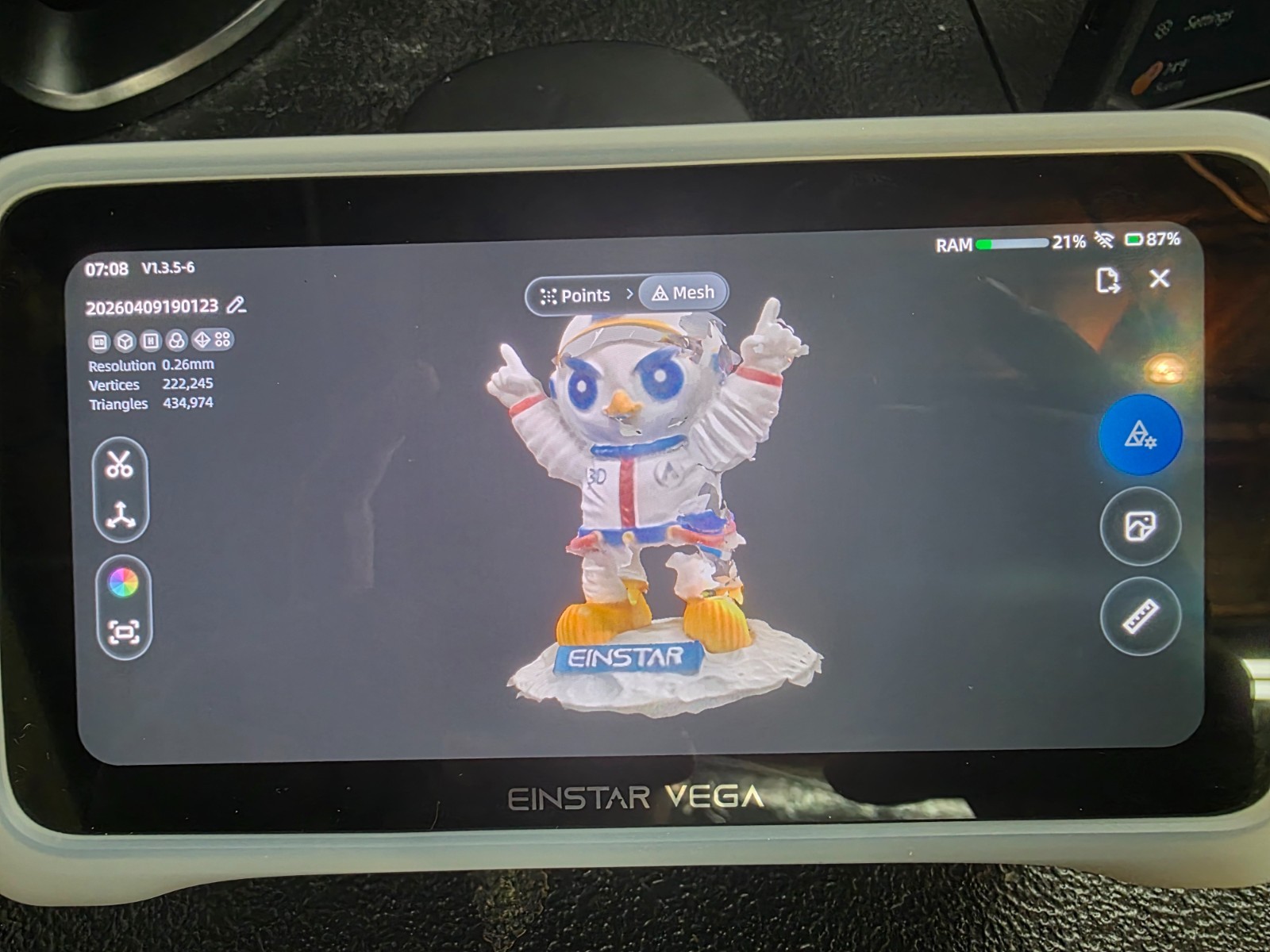 Shining 3D Einstar VEGA portable 3D scanner