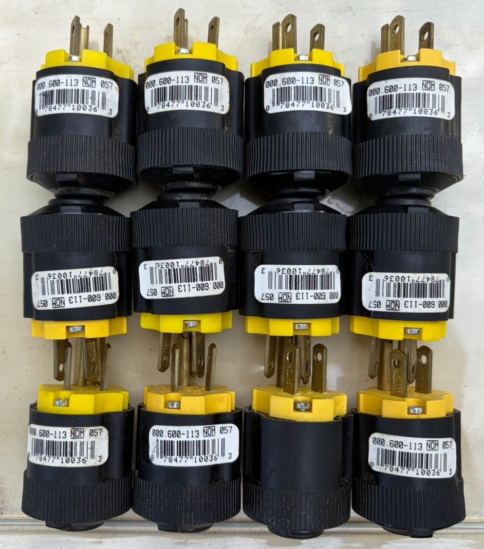 Lot of 12 NEW Leviton 113 - 15 Amp, 125 Volt, Black Grounding Plugs