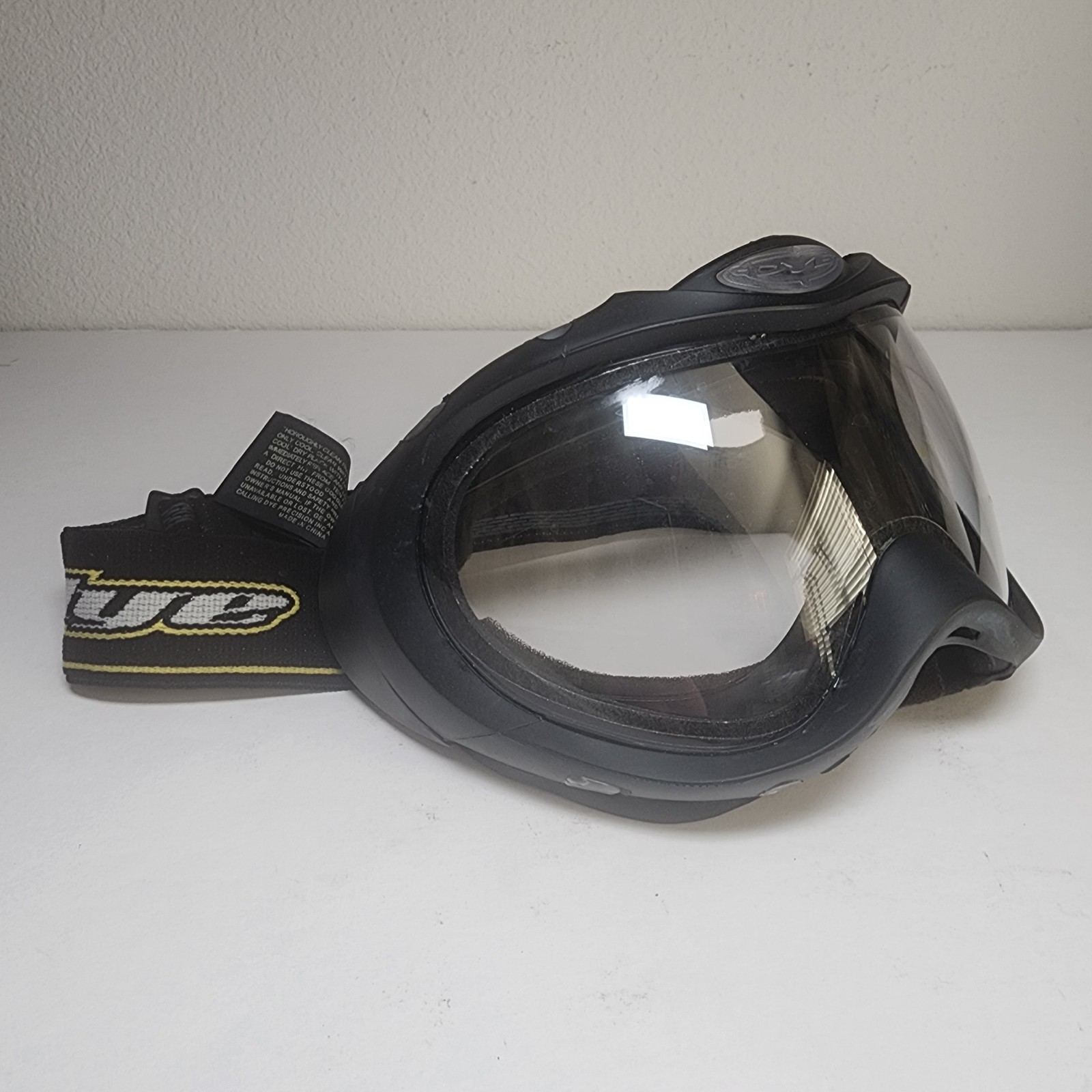 Dye I3 Paintball Frames And Strap - Black And Yellow