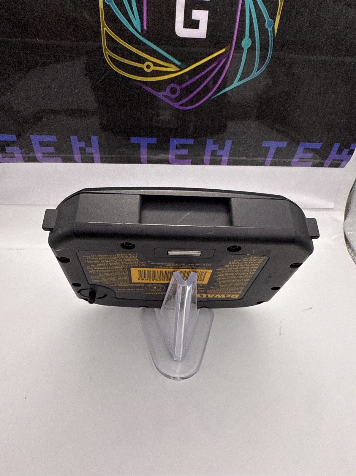 DEWALT DS600 MobileLock GPS Tracker Alarm – No Charger – Working Unit