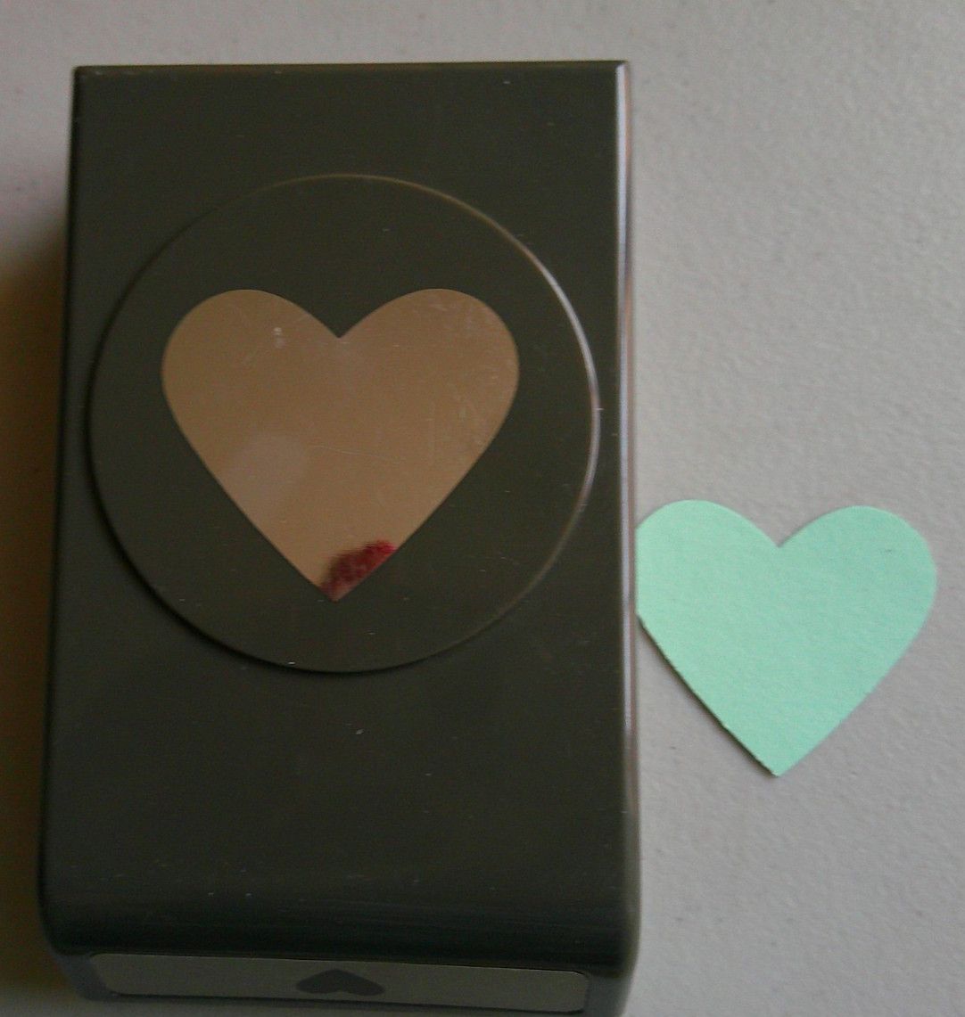 STAMPIN UP VALENTINE HEART PAPER PUNCH LOCKING FLAT SCRAPBOOKING CRAFTING