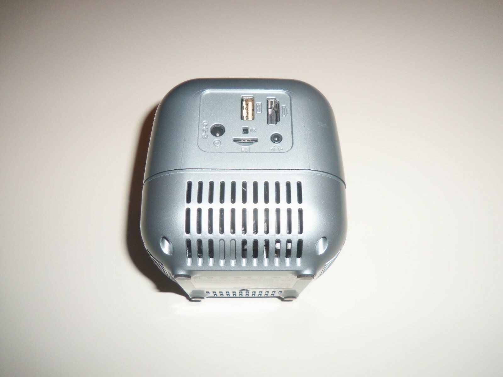 Vivitar LVLUP LU900-NOC 2160P 2200 LED Plug and Play Gaming Projector