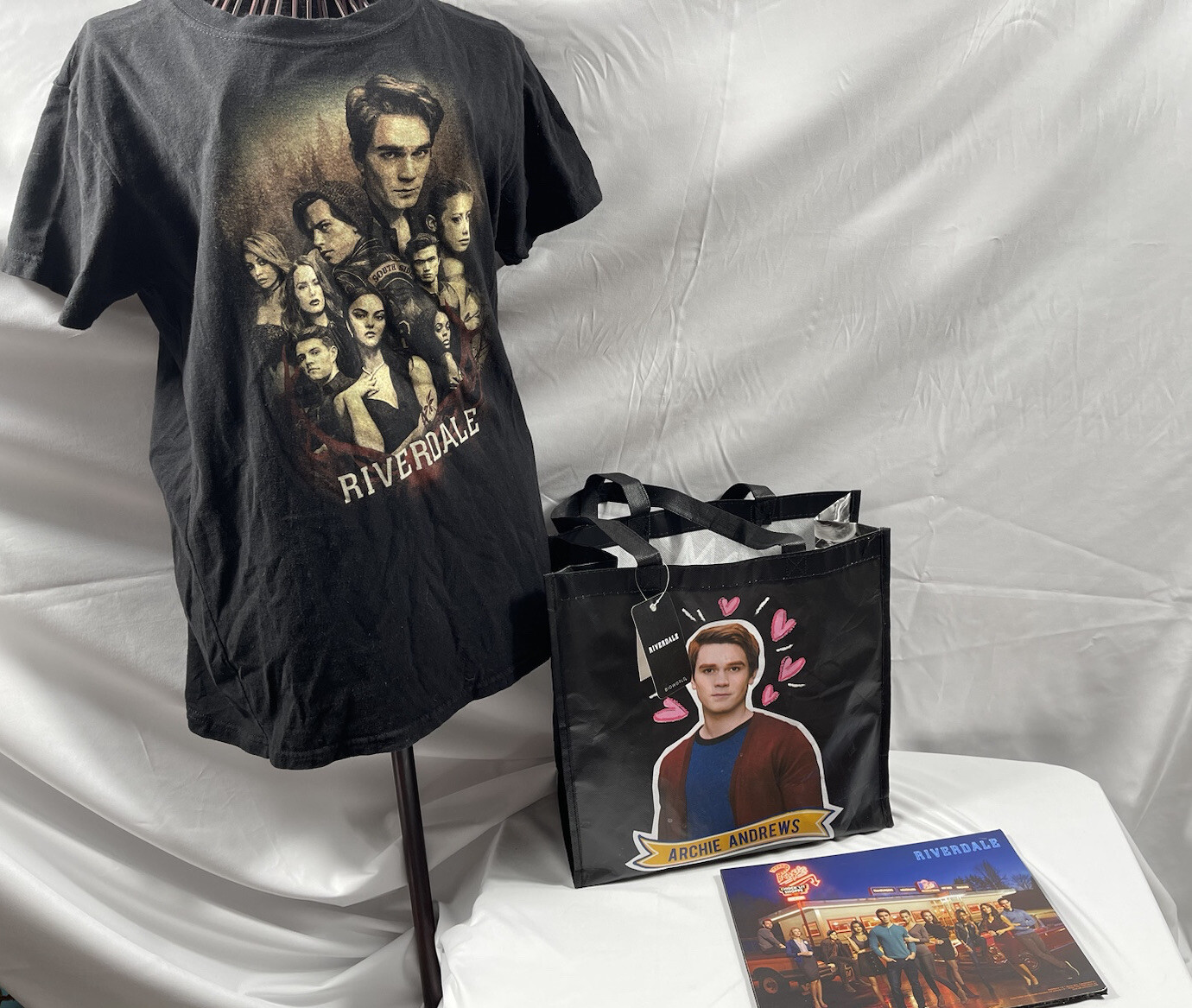 Riverdale Fan Favorites Shirt Large Riverdale Bag And Riverdale Wall Decoration