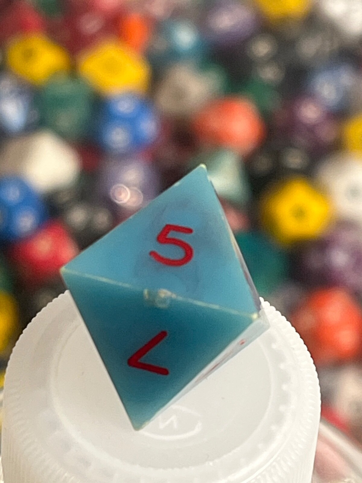 Vintage Armory CHAMELEON d8 milky blue w/ fresh red rpg ad&d dice 120723@