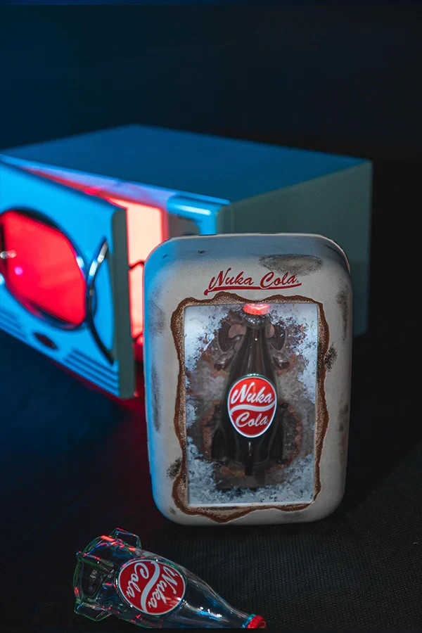 Fallout Nuka Cola Bottle Weathered Vending Machine LED Shadow Box NEW Bethesda