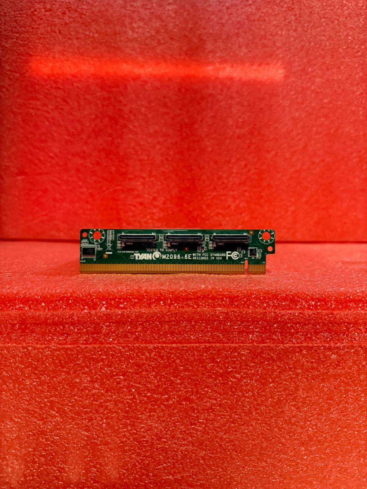 TYAN M2096-6E PCIe Slim SAS - 3 ports