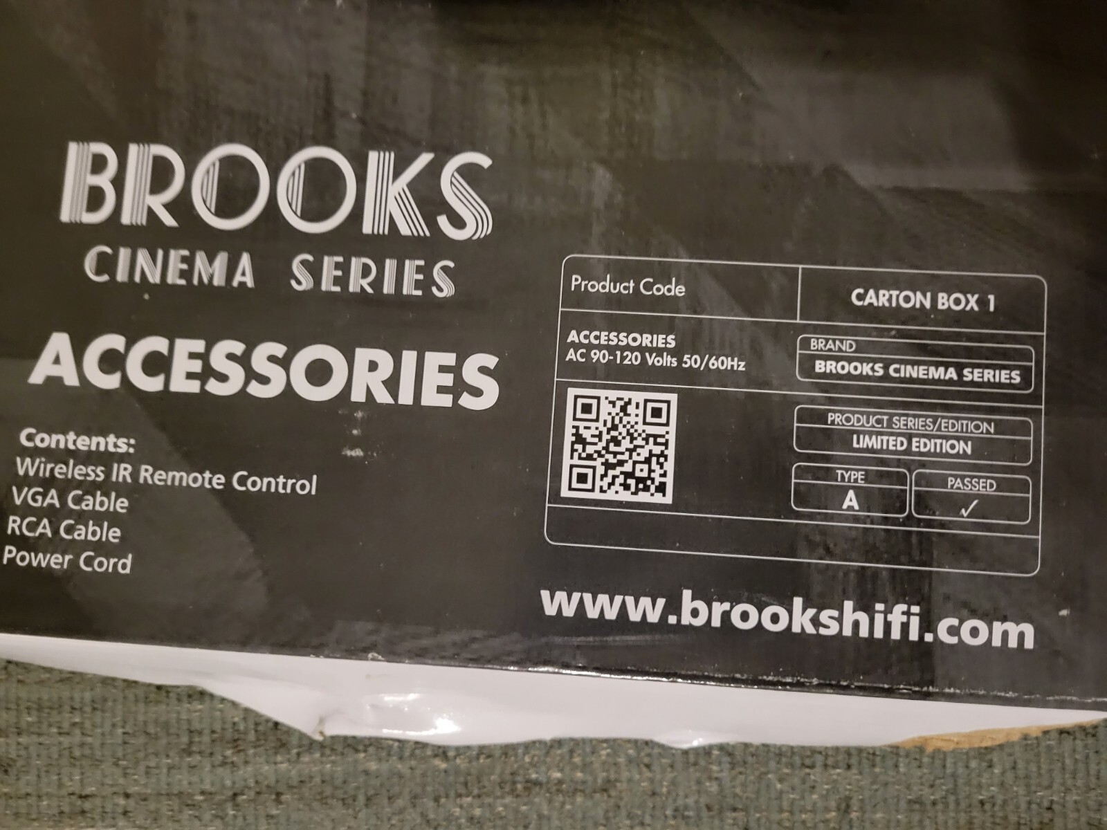 Brooks Cinema Series VT40 Home Theater Projector & Ceiling Mount Open Box Bundle