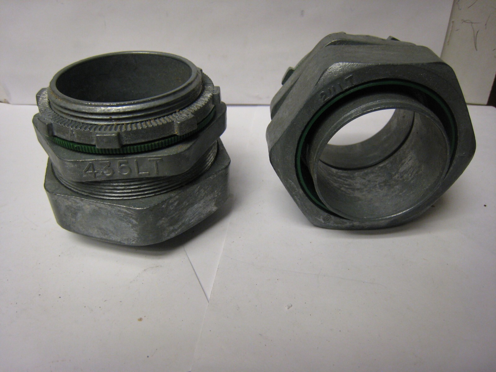 2" BRIDGEPORT 435-LT  LIQUIDTIGHT CONNECTOR  2 pcs for type B conduit