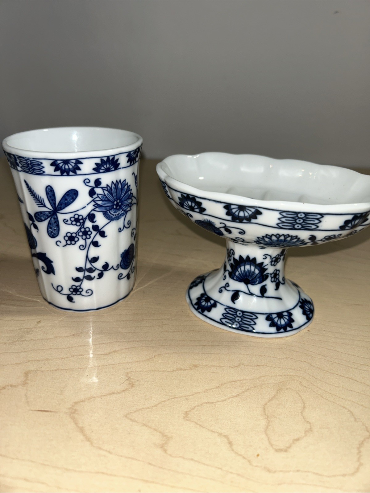 Vienna Woods Fine China Two Pc Bathroom Set Blue Onion Pattern Pre Owned Soap