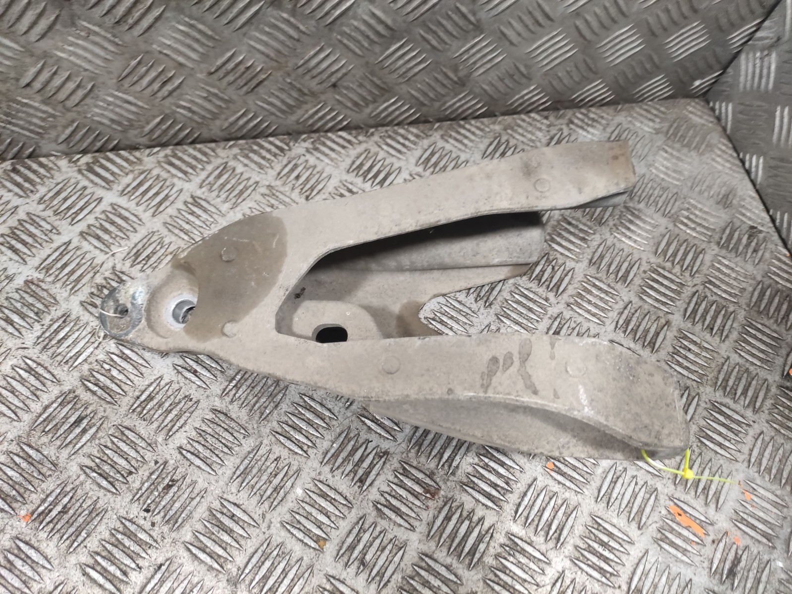 VW Transporter T5.1 Engine Mount Rear 7E0199370 D320