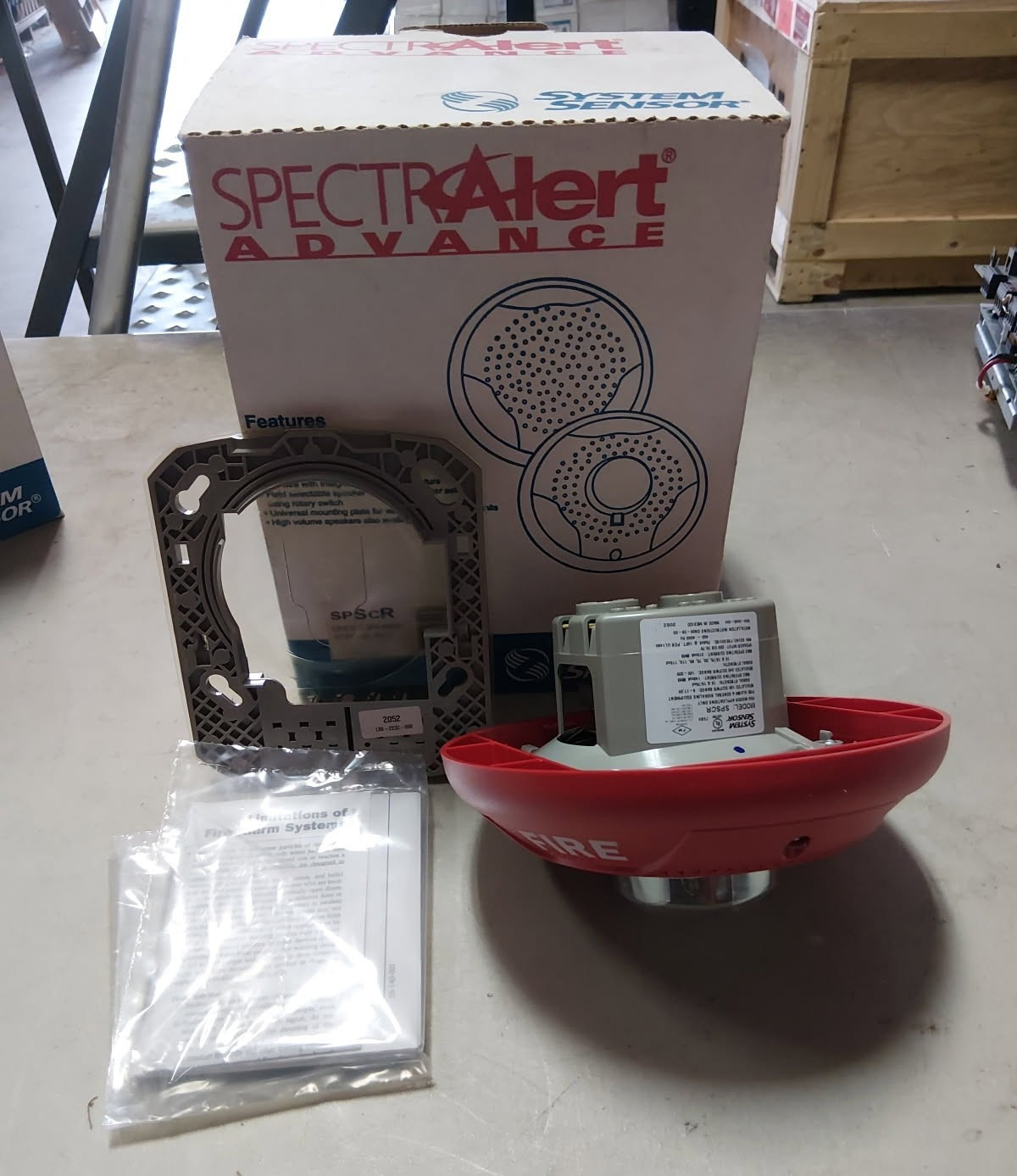 System Sensor SPSCR Speaker Strobe, Ceiling Mount, FIRE Lettering, Standard