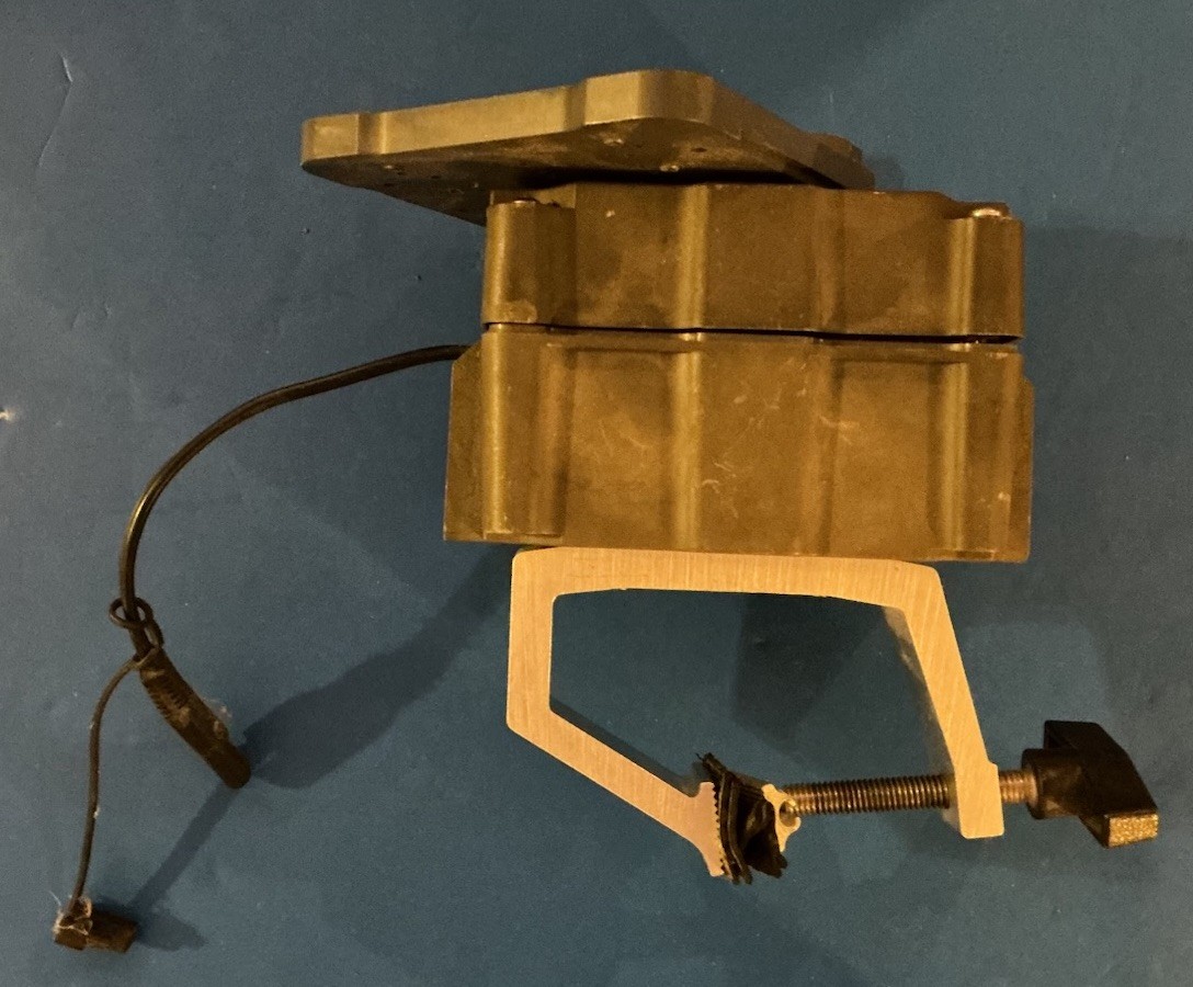 Fishfindermounts.com 10Ah Battery Control Head Fishfinder Mount