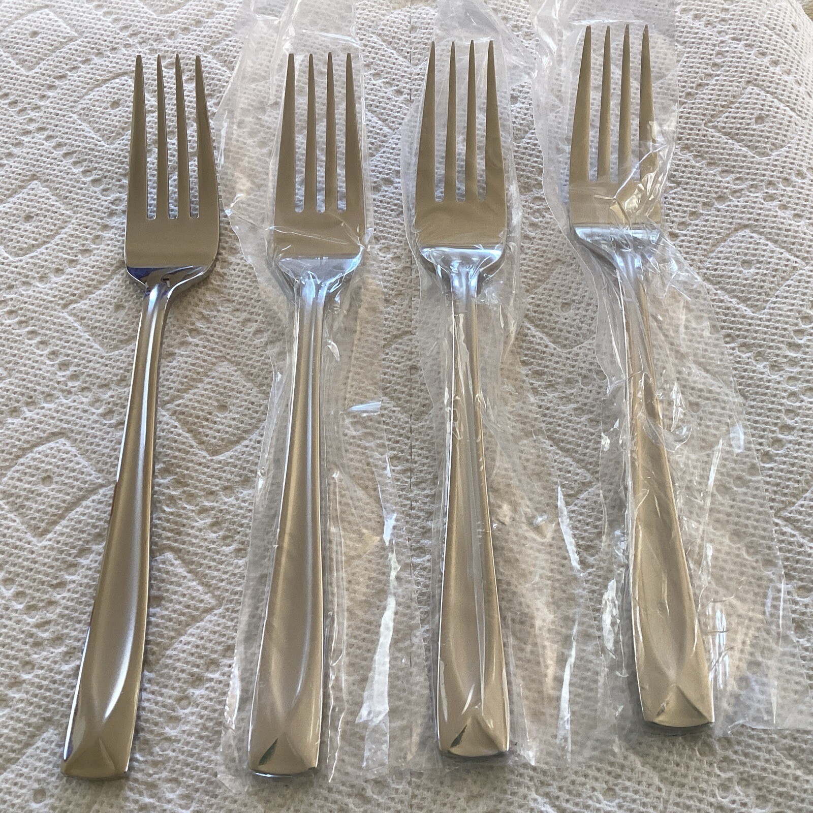 Oneida Satin Lincoln Dinner Forks, New  Set 4