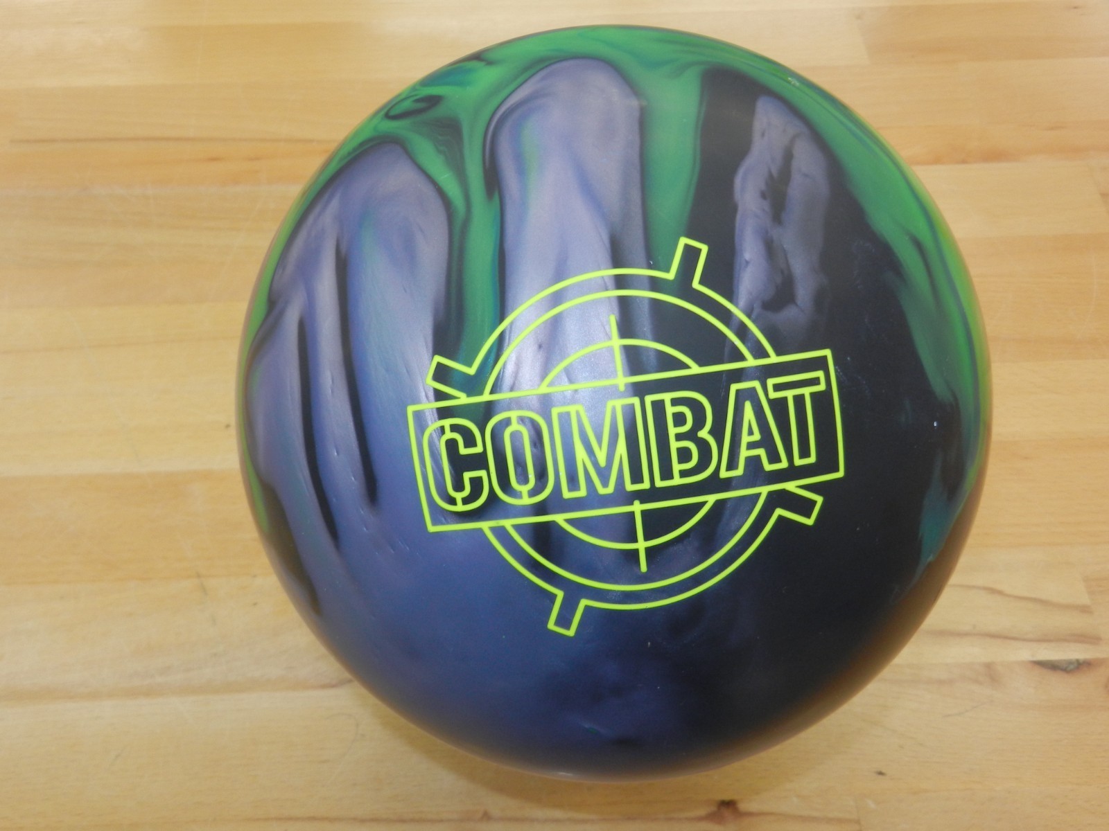 NIB 15# Brunswick Combat Hybrid Bowling Ball 15.3/3-4" Pin/3.00oz TW