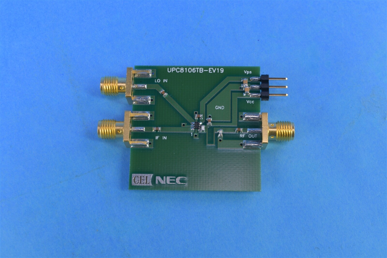 CEL Bipolar Analog Integrated Circuit IPC8106TB SIlicon RFIC Frequency Converter
