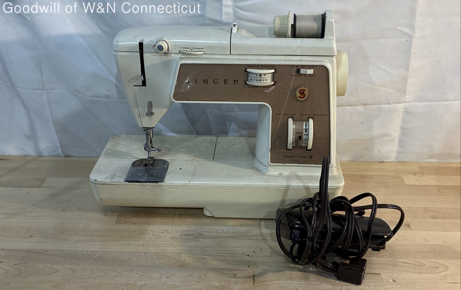 Singer 776 Touch & Sew II Sewing Machine Vintage 1970s With Foot Pedal