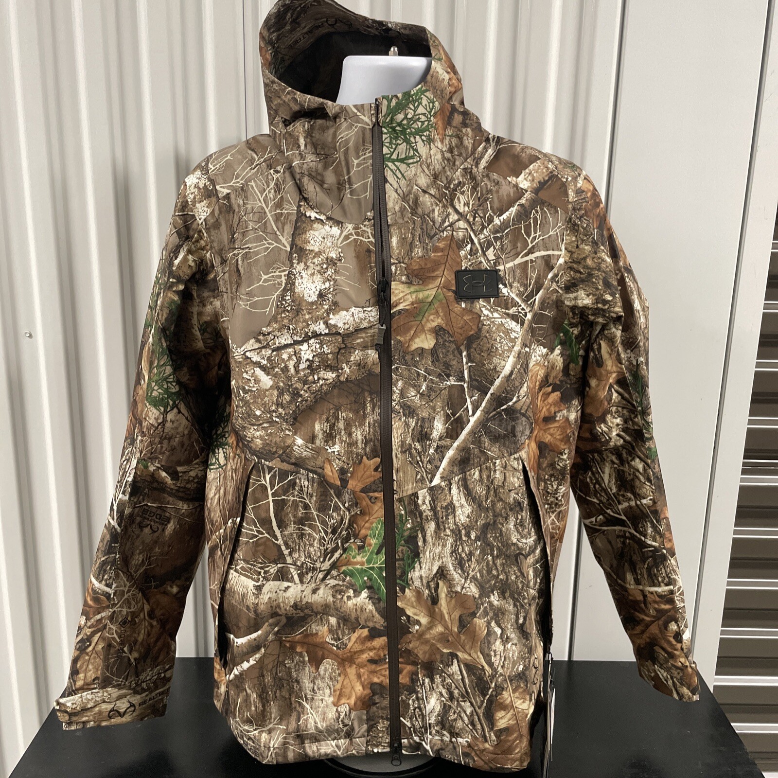 Under Armour Size Med Realtree Edge GORE-TEX Essential Hybrid Jacket 1316962-991