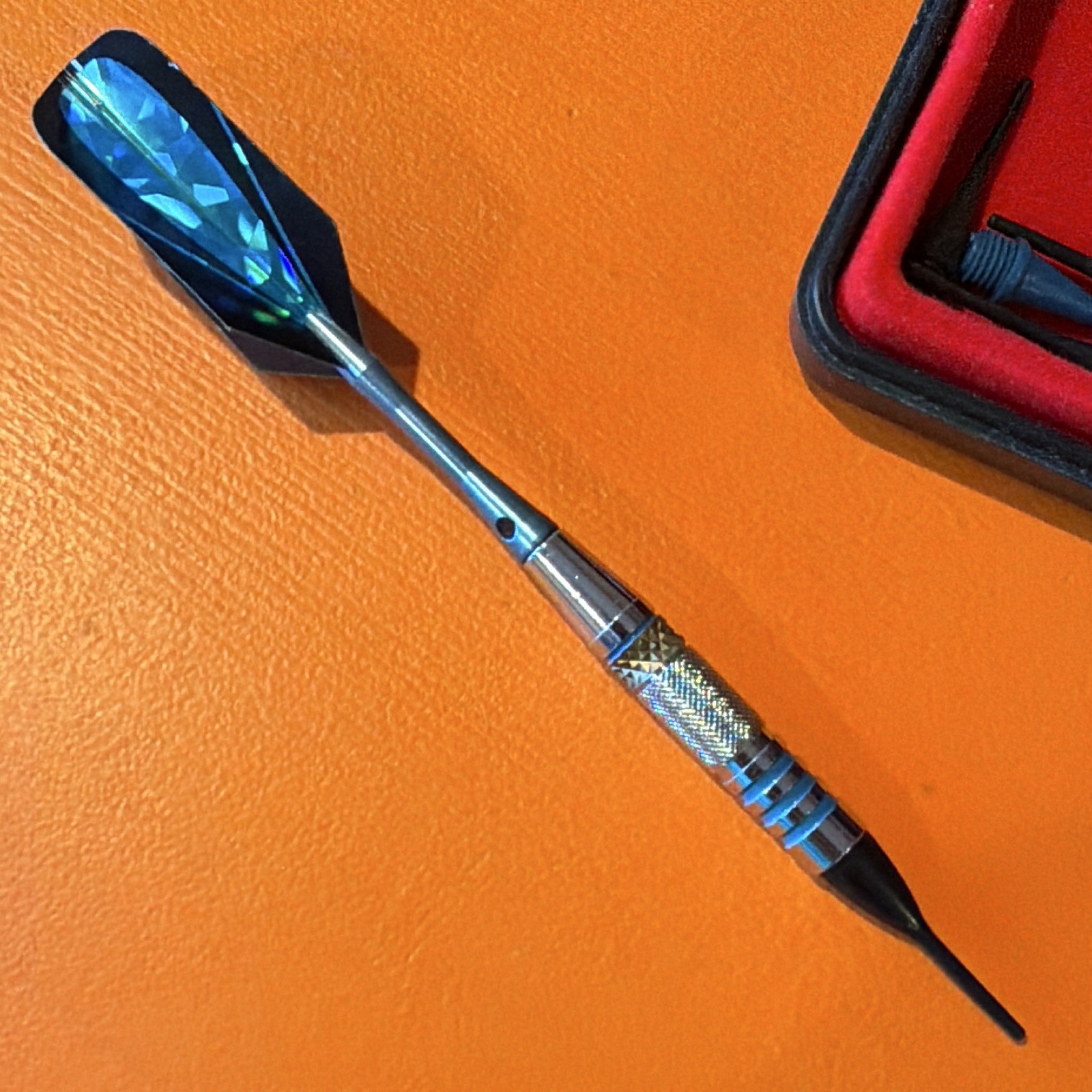Dart World Stingray Adjustable Weight Soft Tip Darts Set w/ Case Extra Tips READ