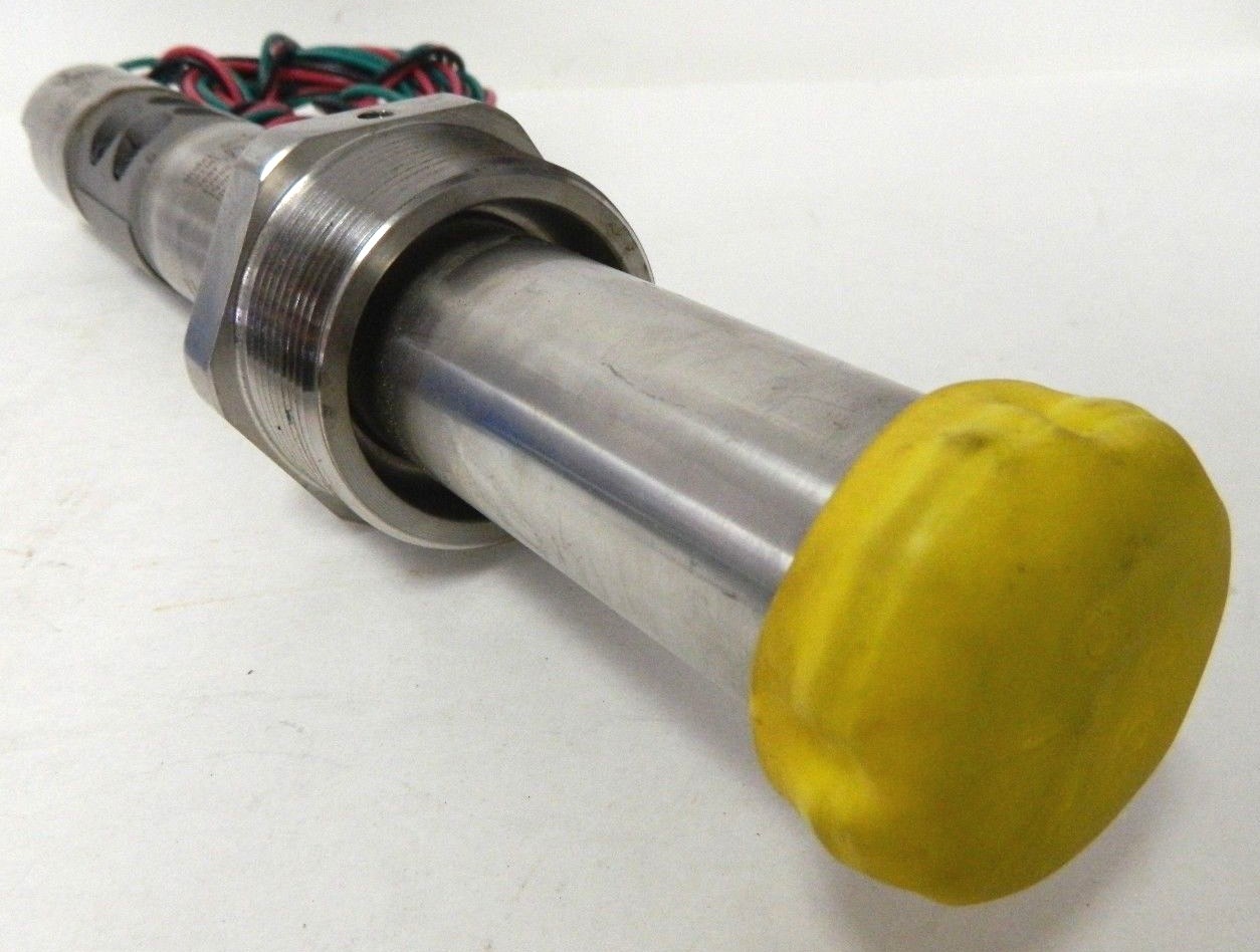 Viatran Model 555 Pressure Transmitter w/ H-TEC 310 Strap for Pipe Saddle