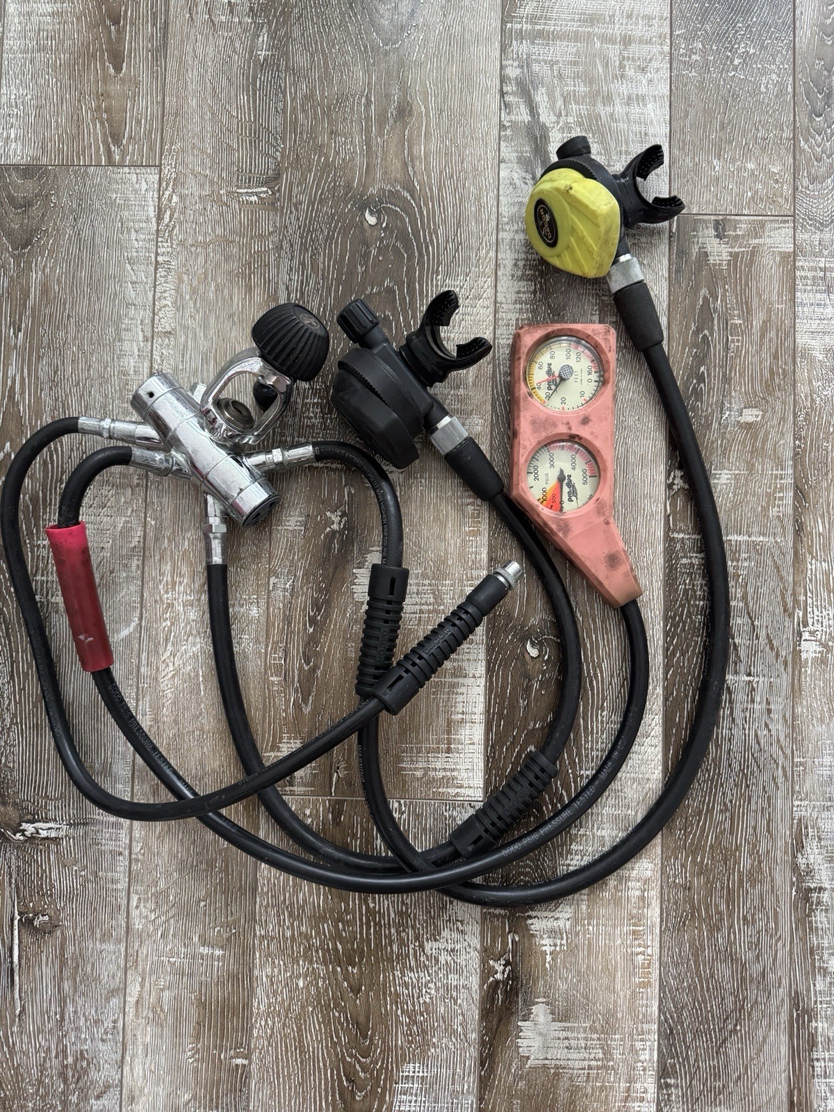 Dacor Aqua-Lung Scuba Diving Regulator Gauge Set