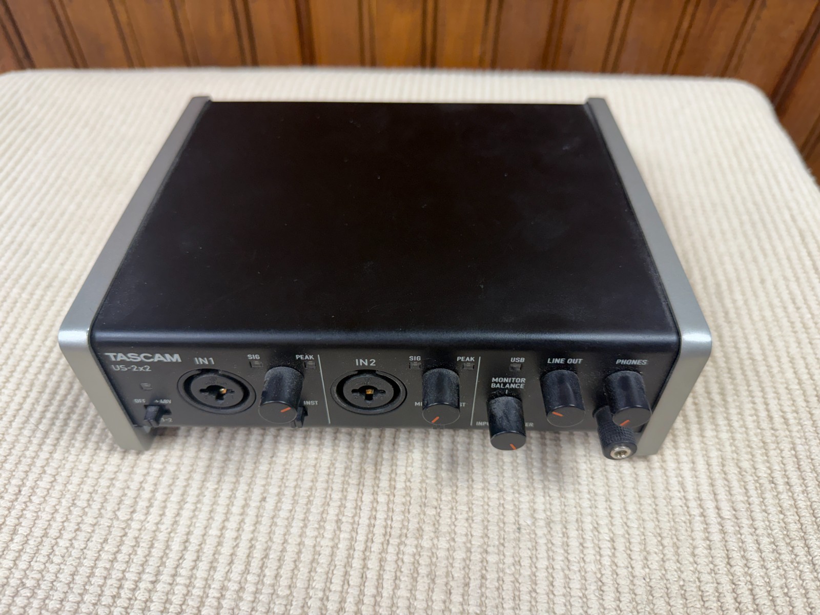 Tascam US-2x2 USB Audio/MIDI/Microphone Interface 2-In/2-Out 24-bit/96kHz