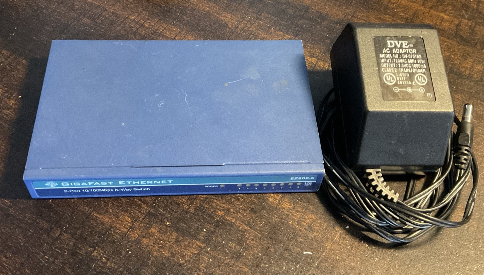 GIGAFAST EZ500-S 5-Port 10/100 Mbps N-Way Ethernet Switch - W/Power Adapter