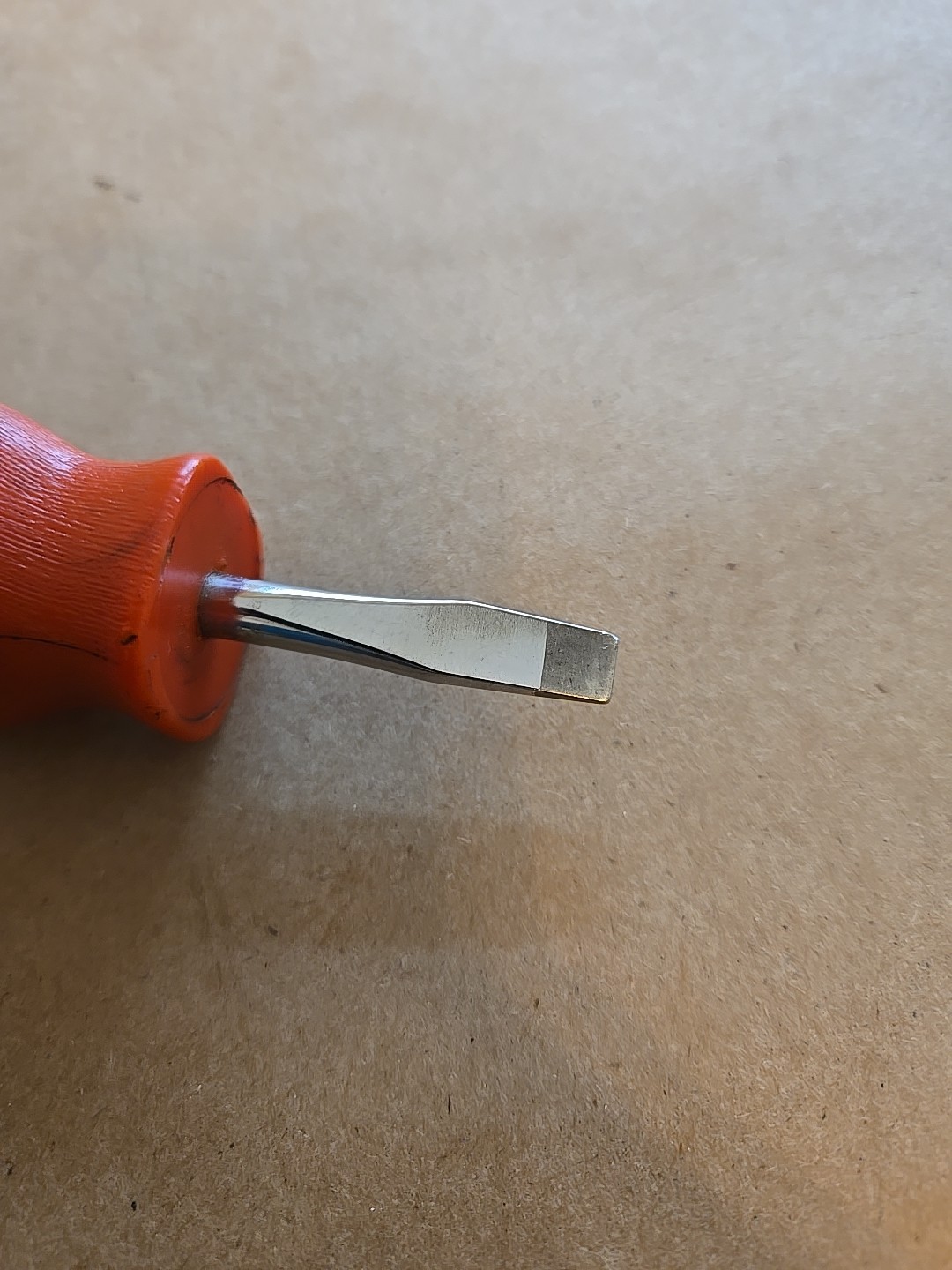 Mac Tools Flat Tip Stubby Screwdriver Red Hard Handle PNR1AR