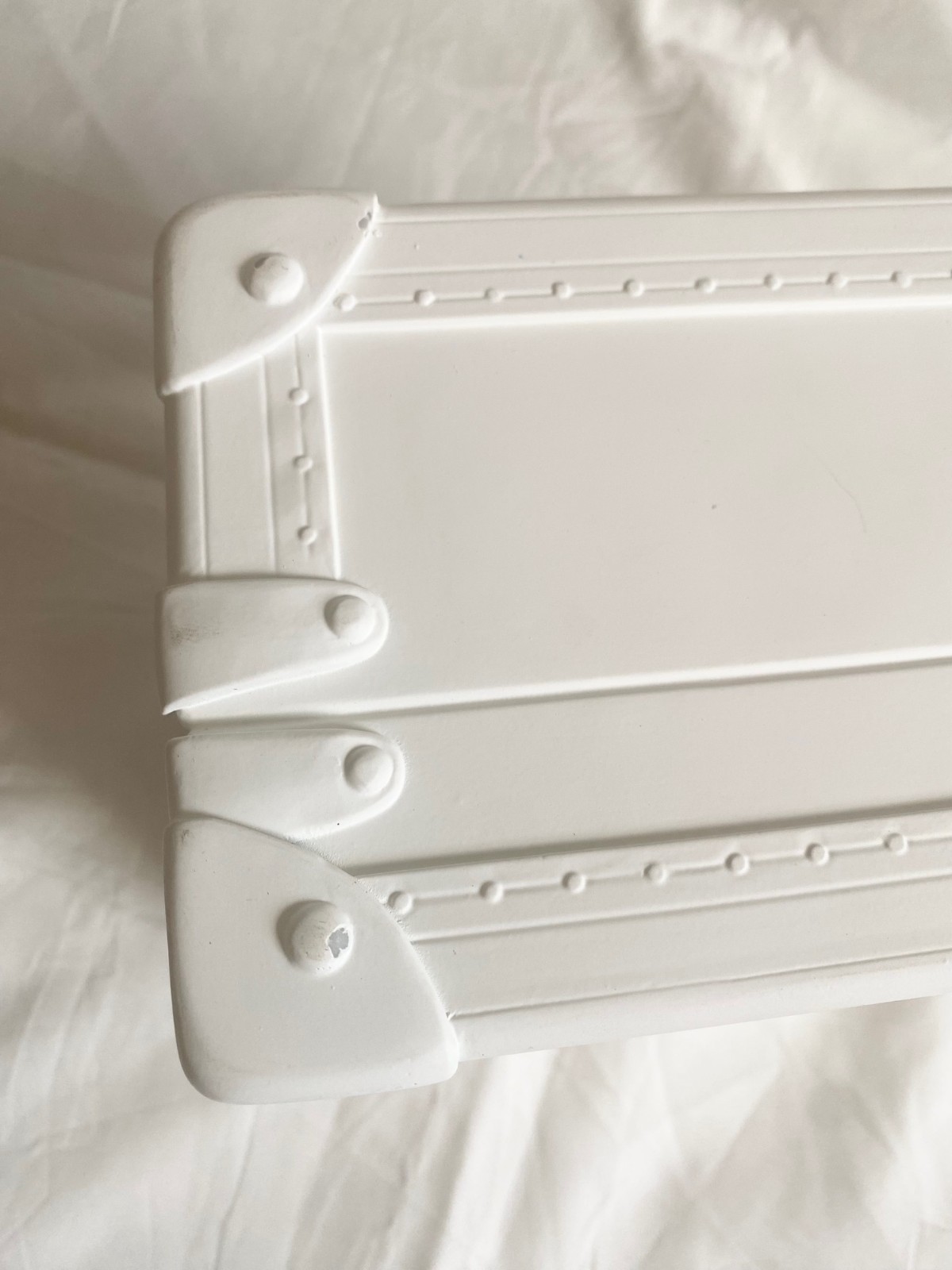 Louis Vuitton 2020 X'mas white mini trunk case box for window display