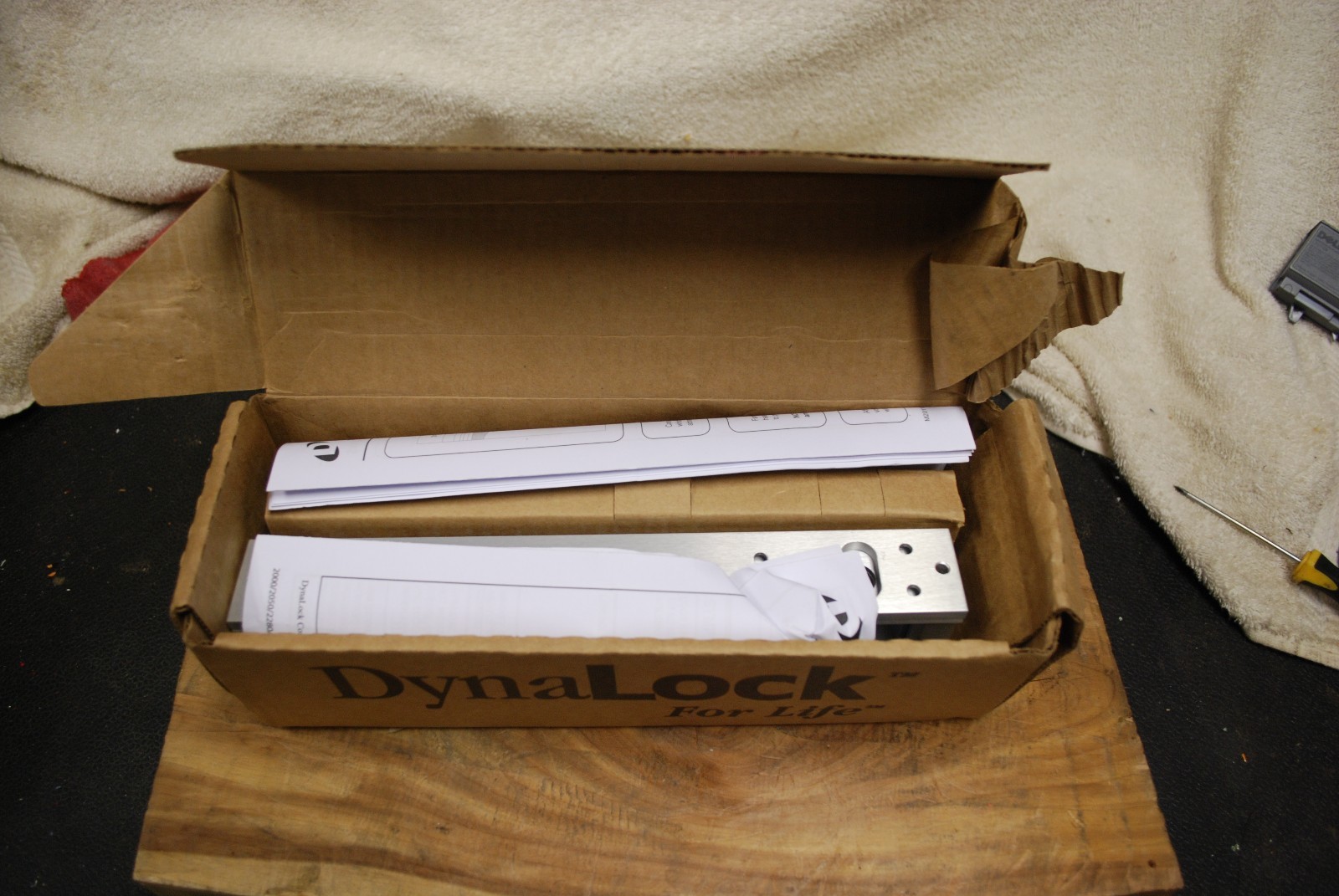 DYNALOCK 2011 Electromagnetic Lock 1200LB G1878655
