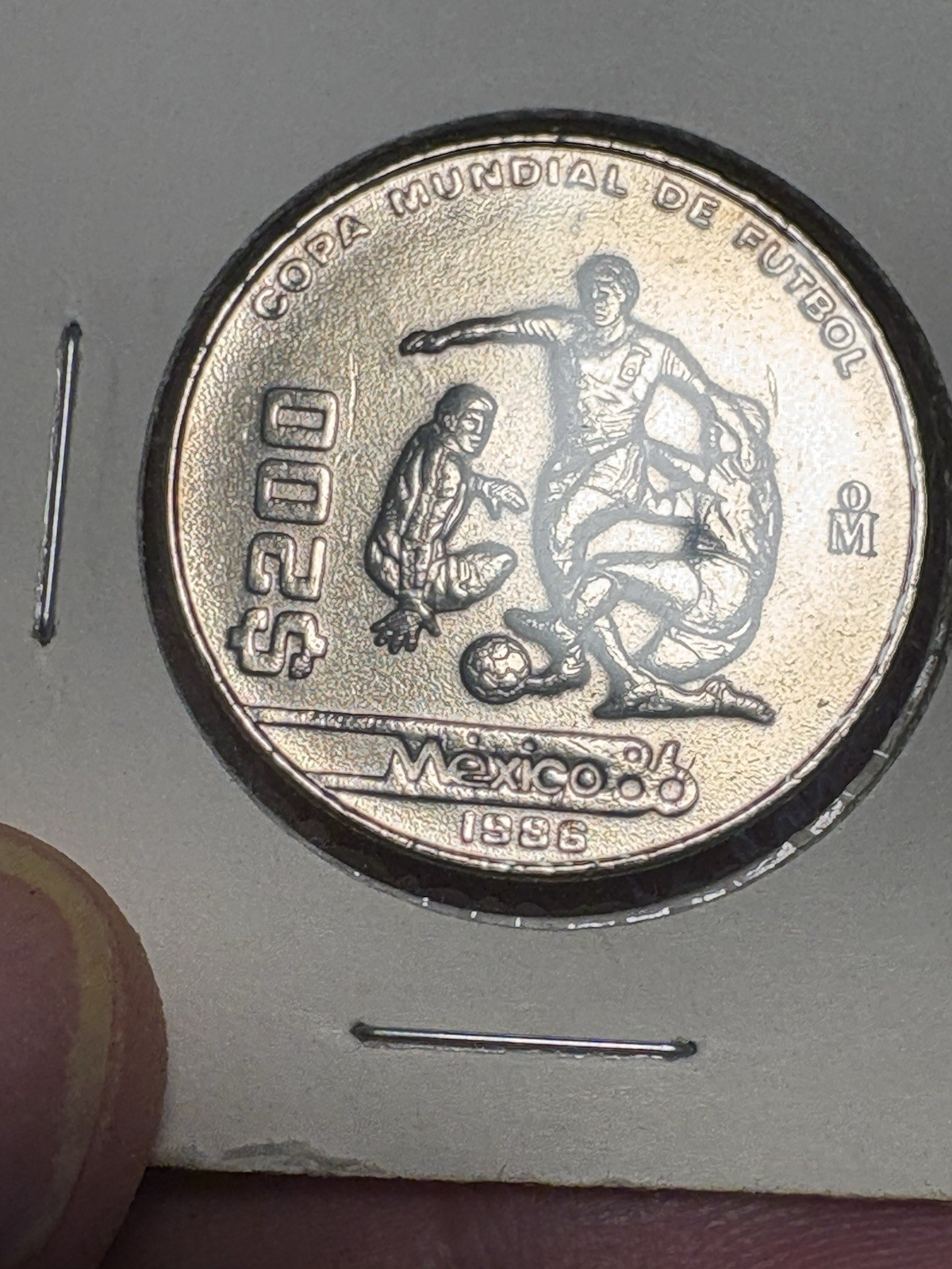 1986 Mexico $200 Pesos FIFA World Cup Copa Mundial Futbol Rare Coin TC1805*