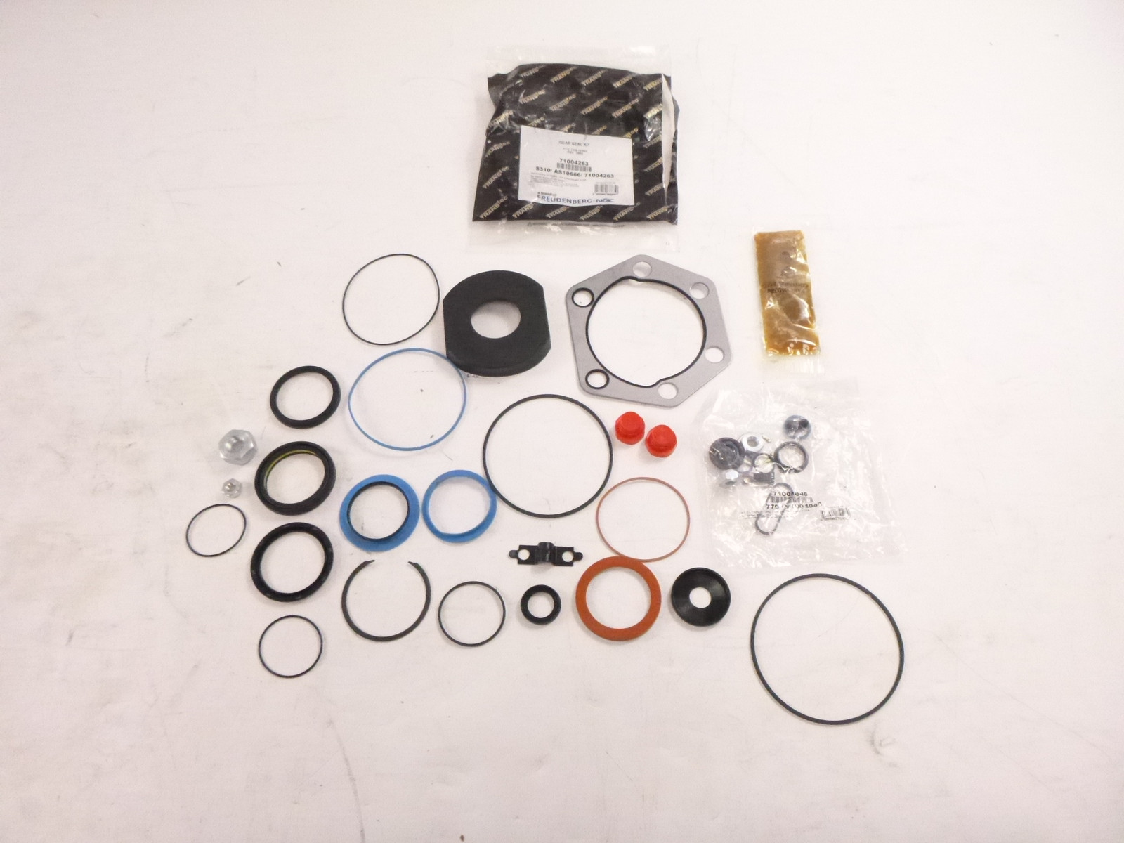 Freudenburg-NOK 71004263 Gear Seal Kit for TRW-HFB64 8310 AS10666
