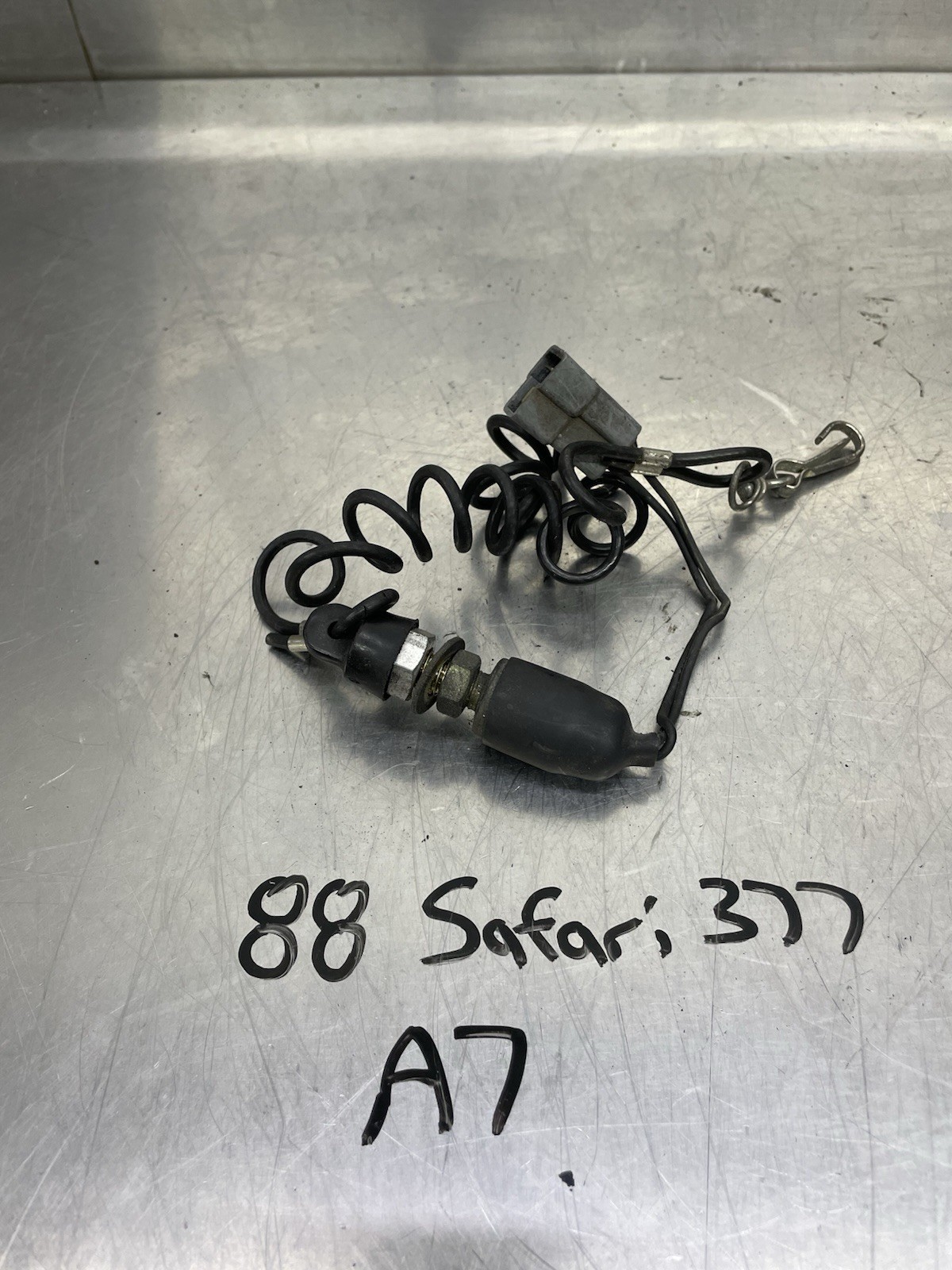 84-88 Ski-Doo Safari Saga 377 OEM Kill Switch Tether Safety Connect Two Wire