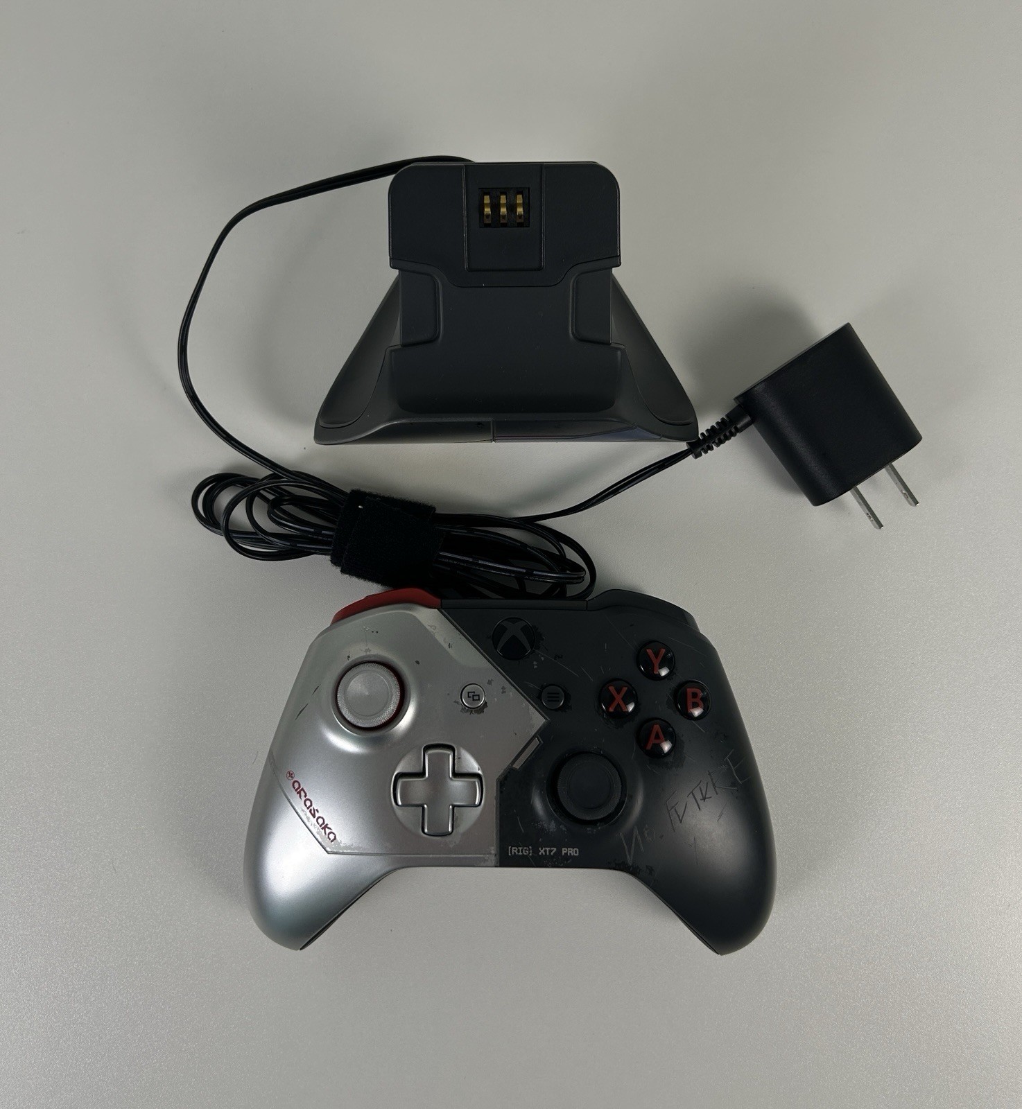 Cyberpunk 2077 Limited Edition XBOX Controller W/ Charging dock