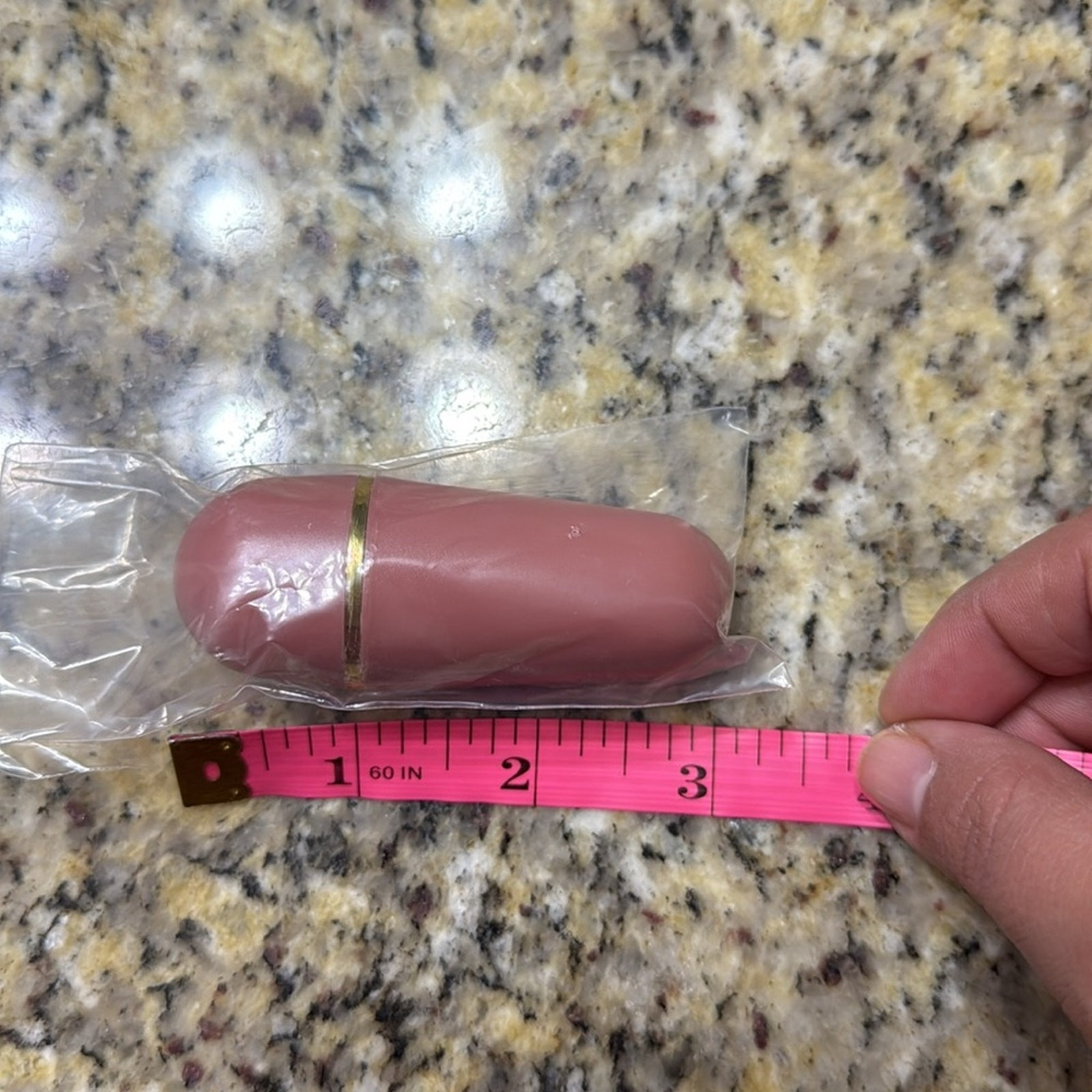 Volcanic rock oil absorbing roller pink
